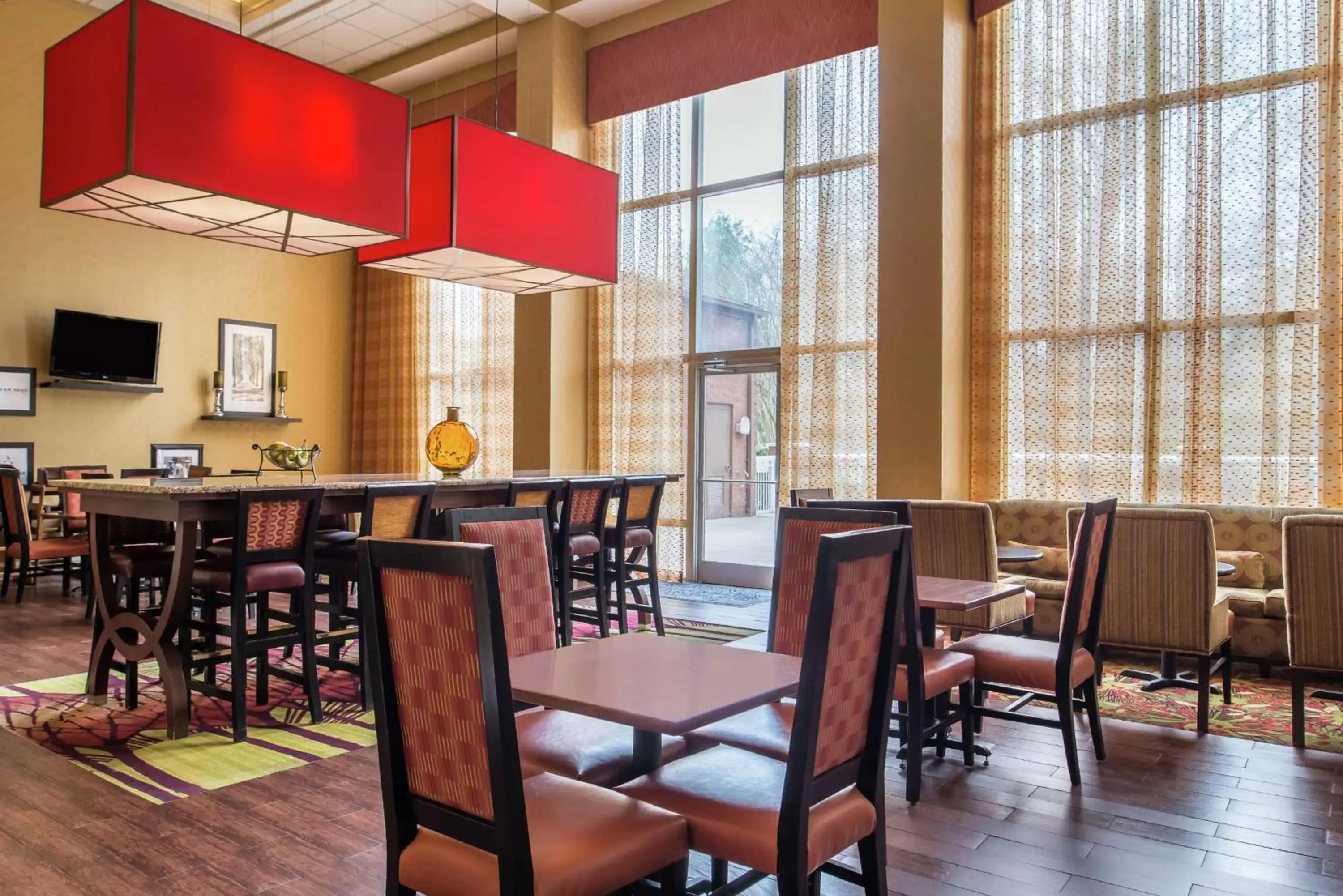 Dining area, Restaurant/Places to Eat in Hampton Inn & Suites Charlotte Arrowood