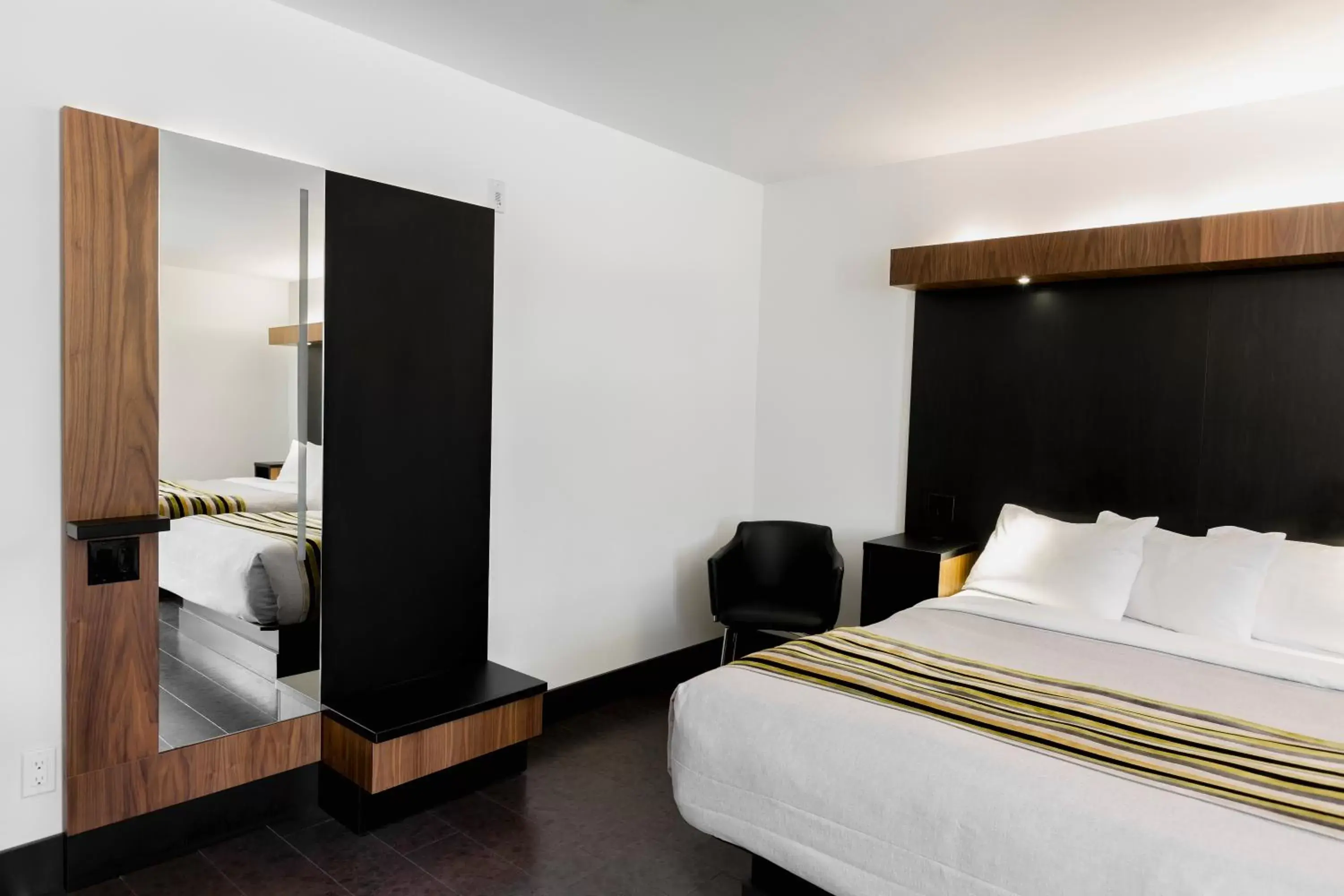 Bedroom, Bed in Littoral - Hôtel & Spa