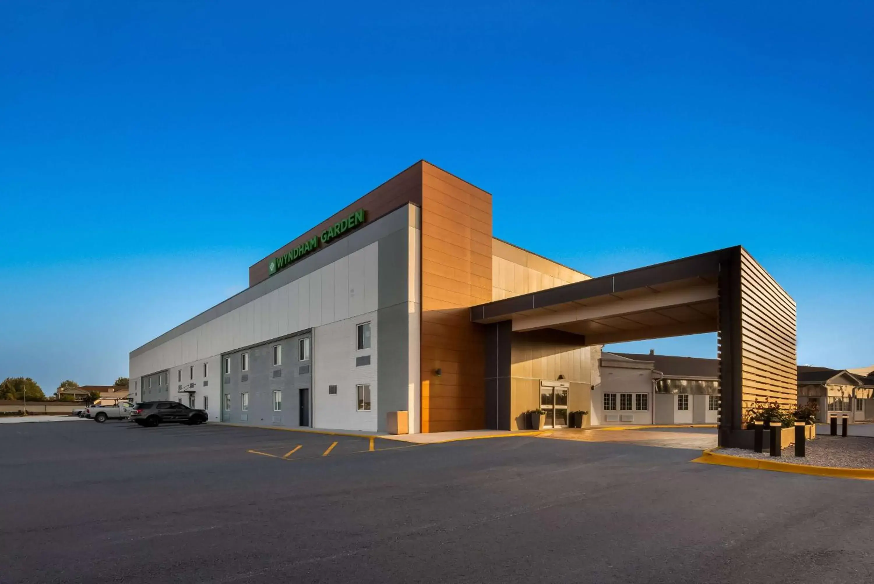 Property building in Wyndham Garden Ankeny Property building in Wyndham Garden Ankeny