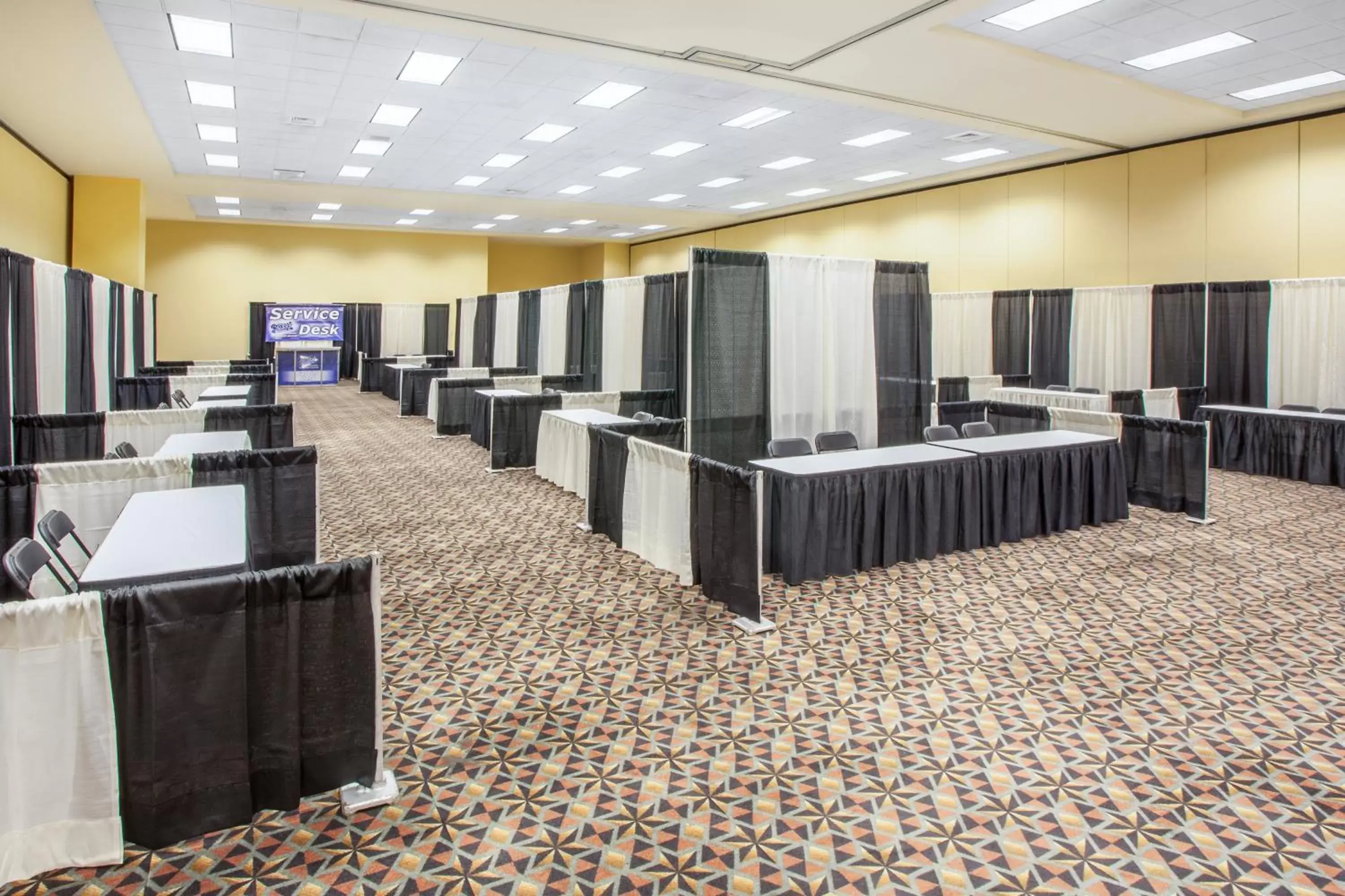 Lobby or reception in Crowne Plaza Springfield Convention Center, an IHG Hotel