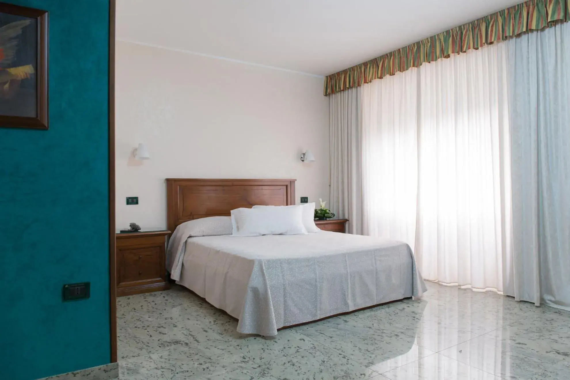 Staff, Bed in Hotel Arcobaleno