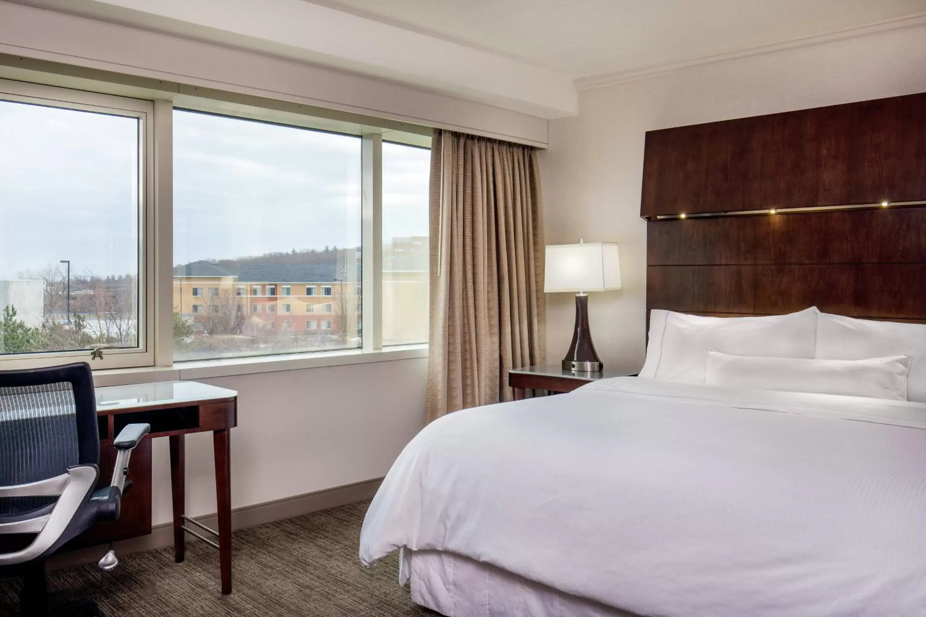 Bedroom, Bed in The Westin Waltham Boston