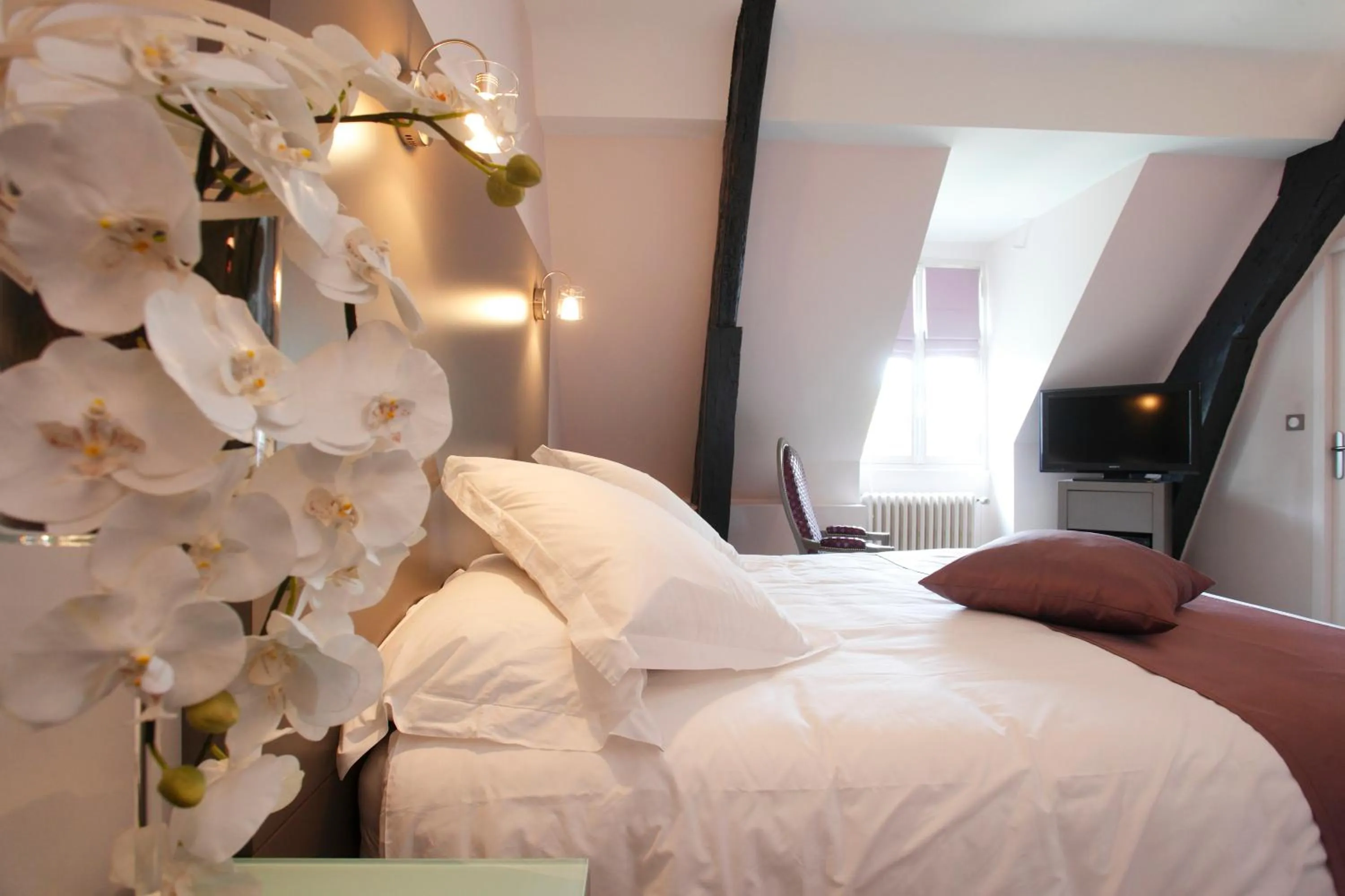 Bedroom, Bed in Hotel Château de la Barbinière