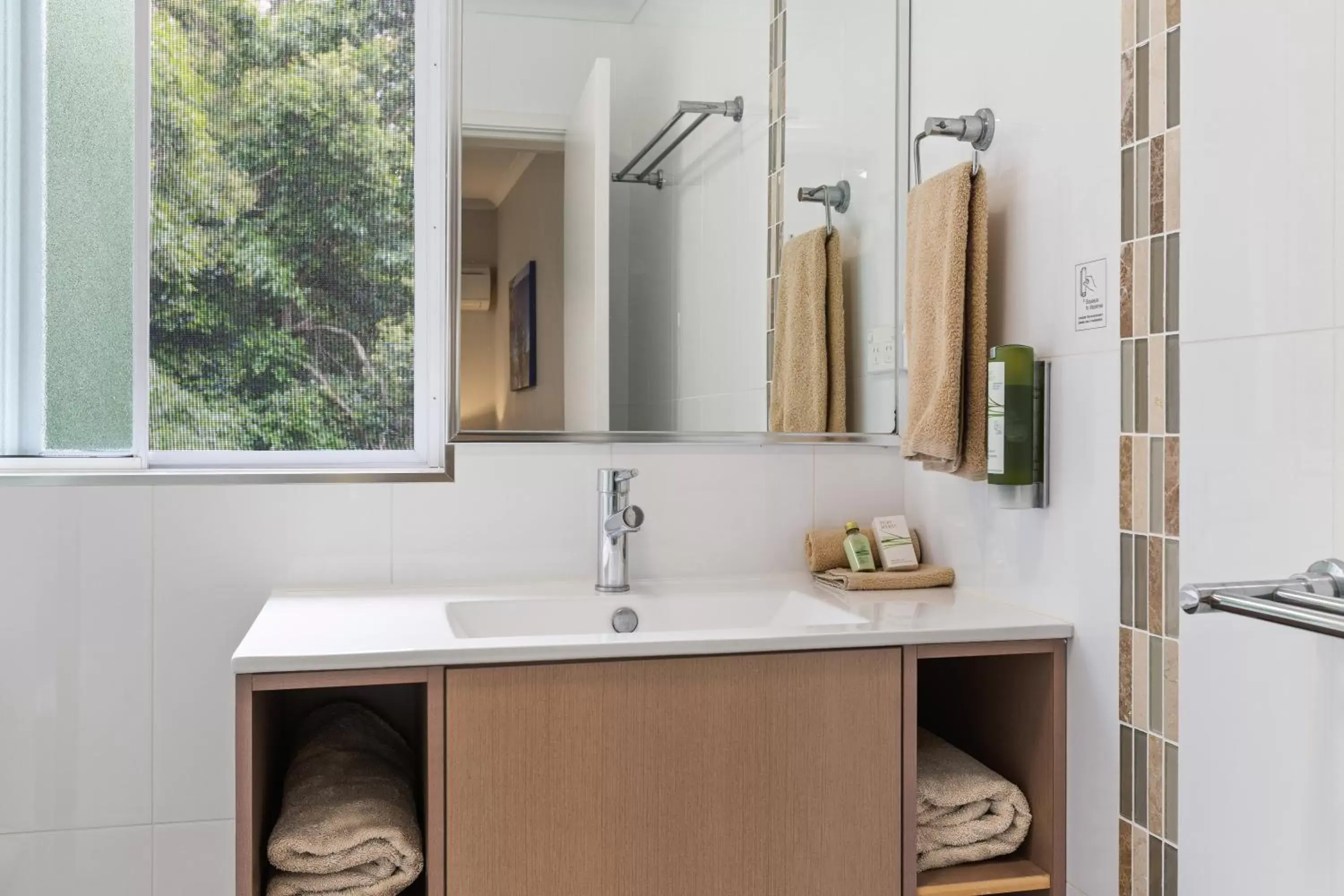 Bathroom in Tathra Beach House Holiday Apartments