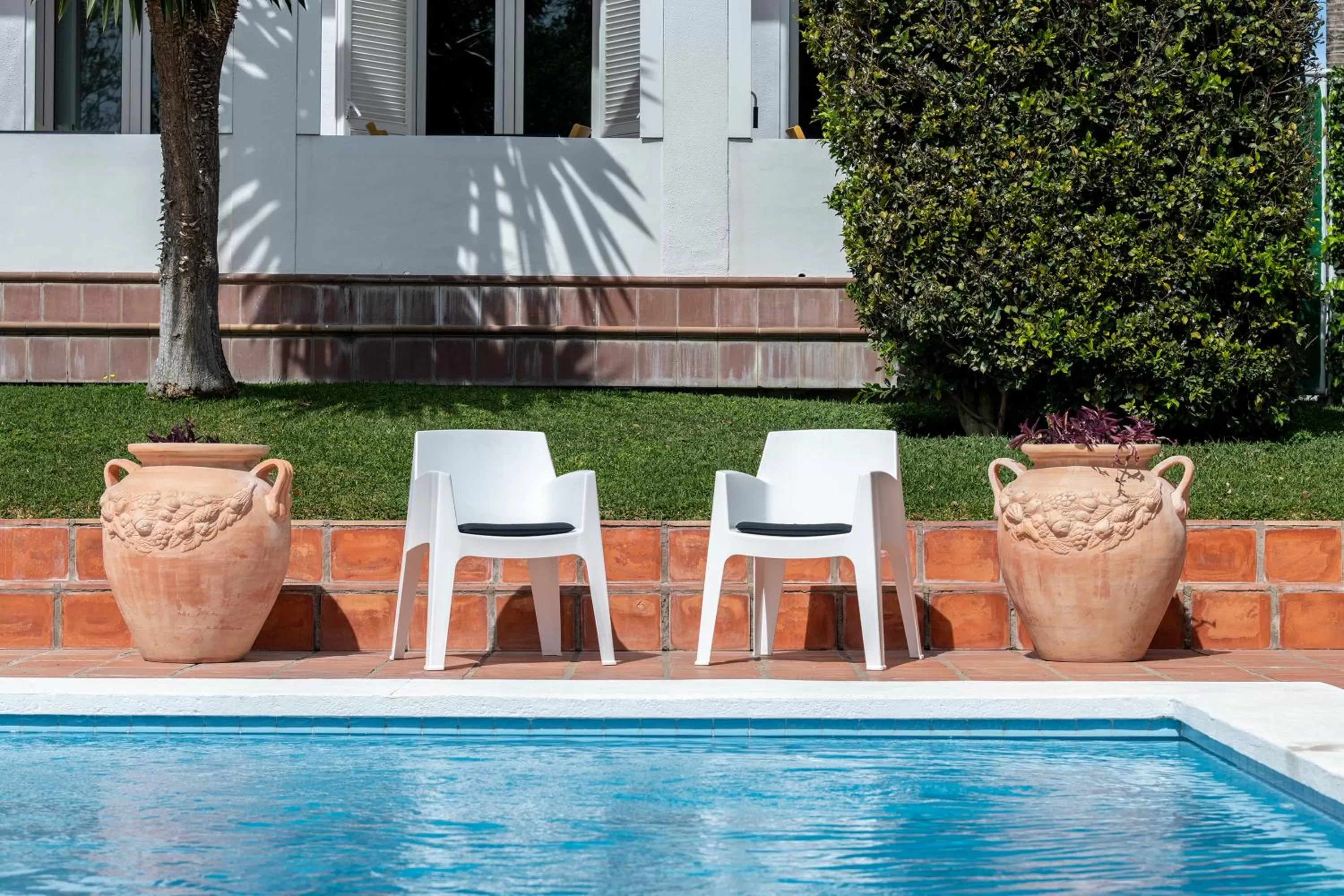 Swimming pool in Hotel B&B Casa Arena Sevilla