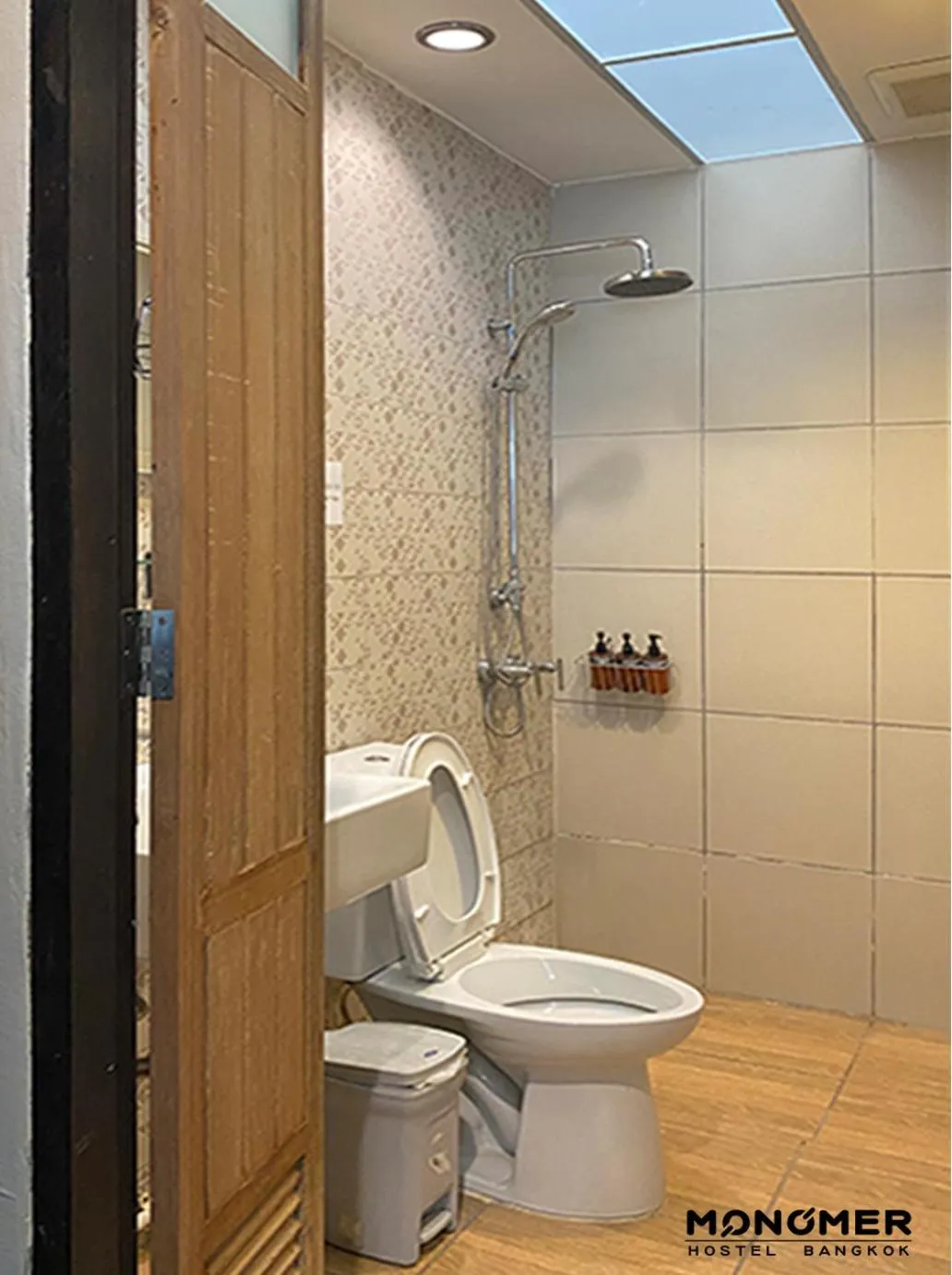 Toilet in Monomer Hostel Bangkok