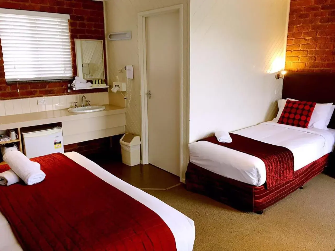 Facility for disabled guests, Bed in Admiral Motor Inn