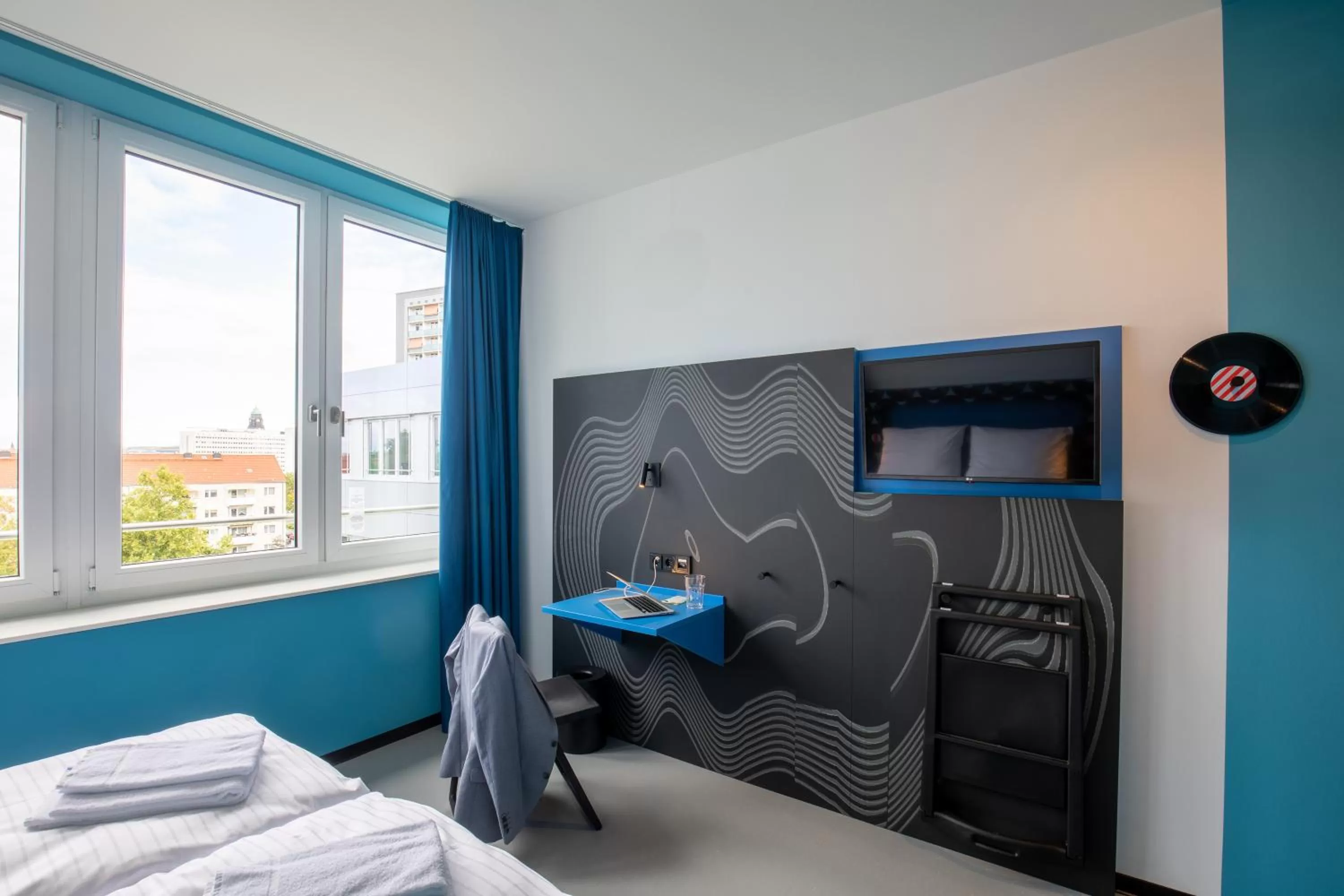 Photo of the whole room in MEININGER Hotel Dresden Zentrum