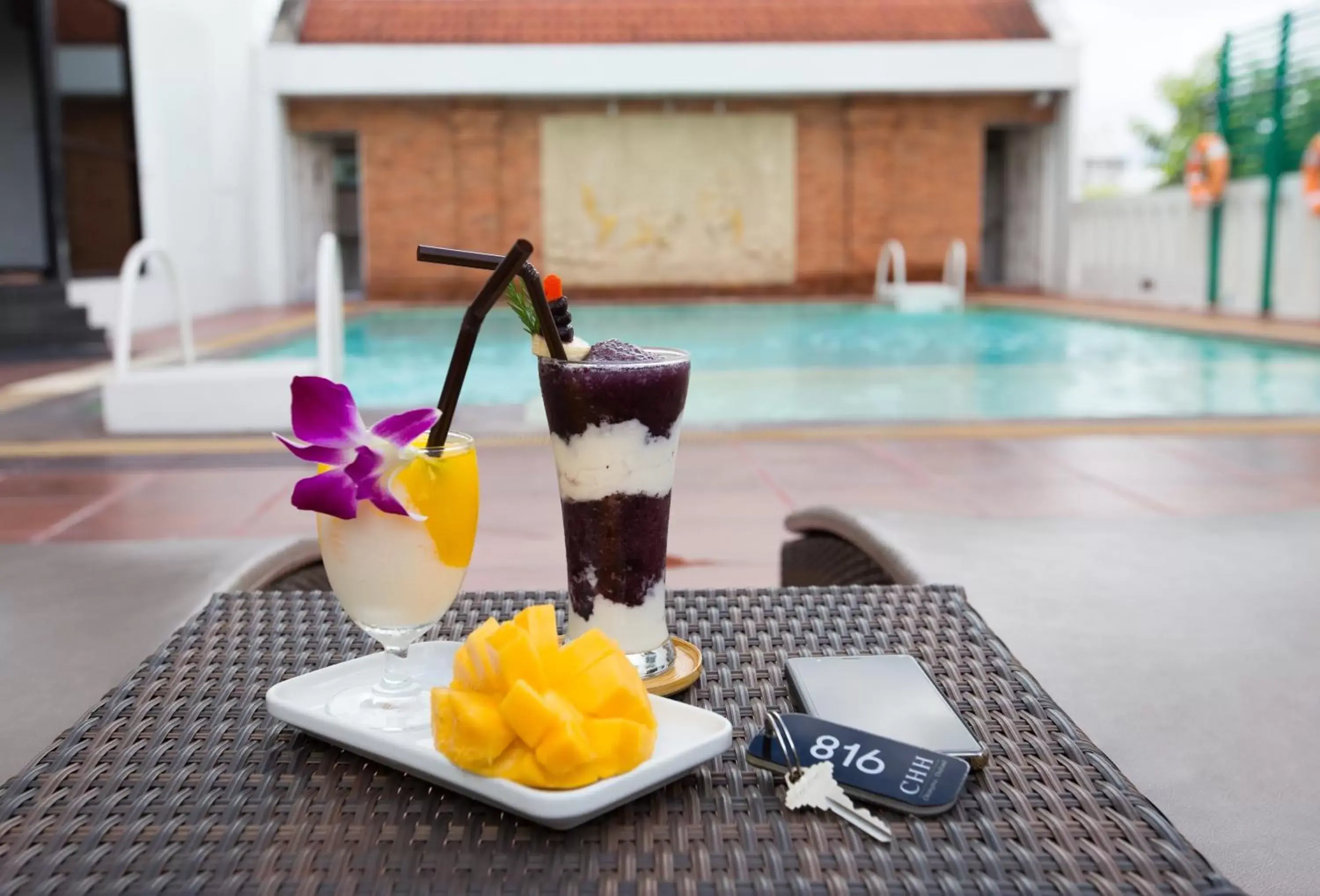 Food and drinks, Swimming Pool in CH Hotel