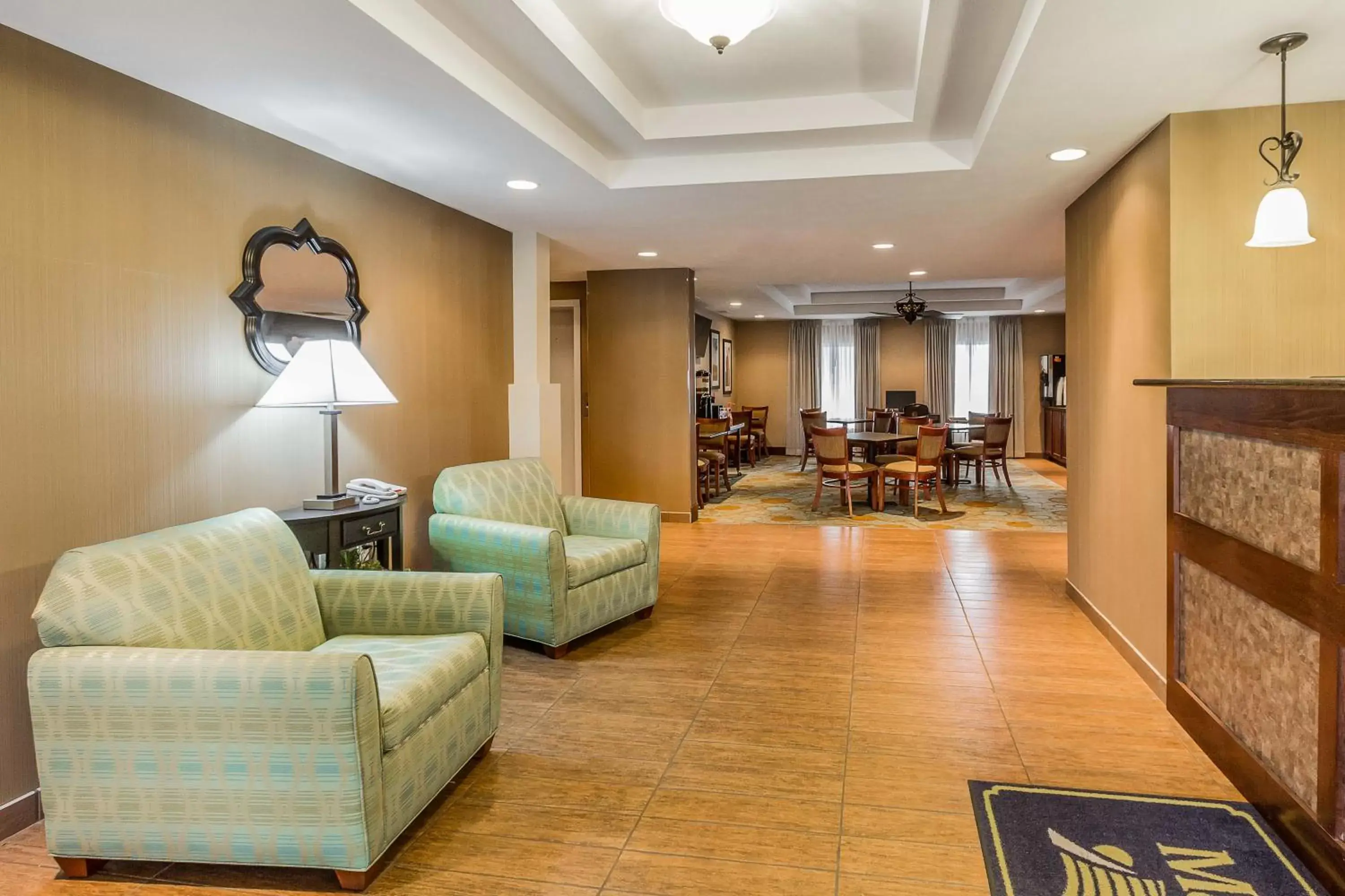 Lobby or reception, Seating Area in MainStay Suites Grand Island