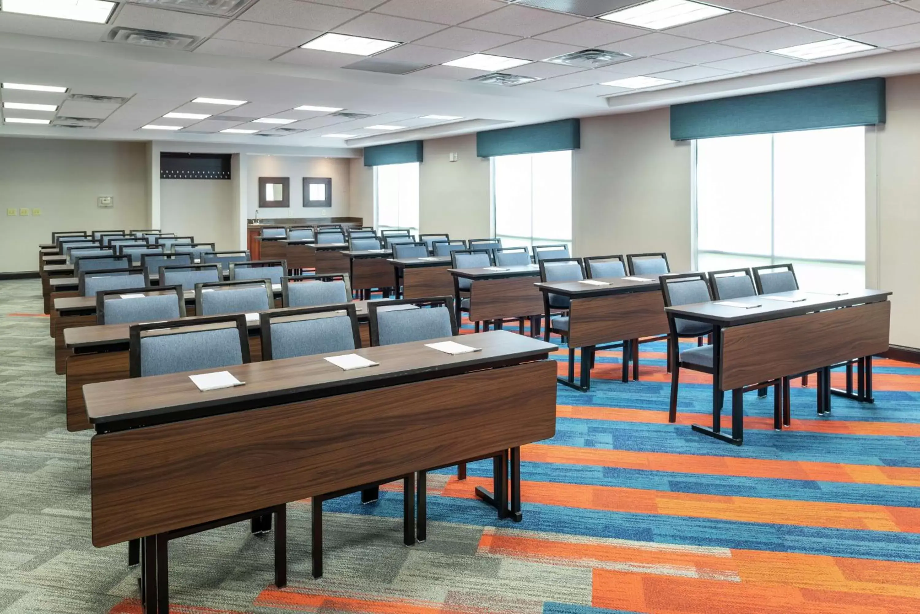 Meeting/conference room in Hampton Inn & Suites Marshalltown