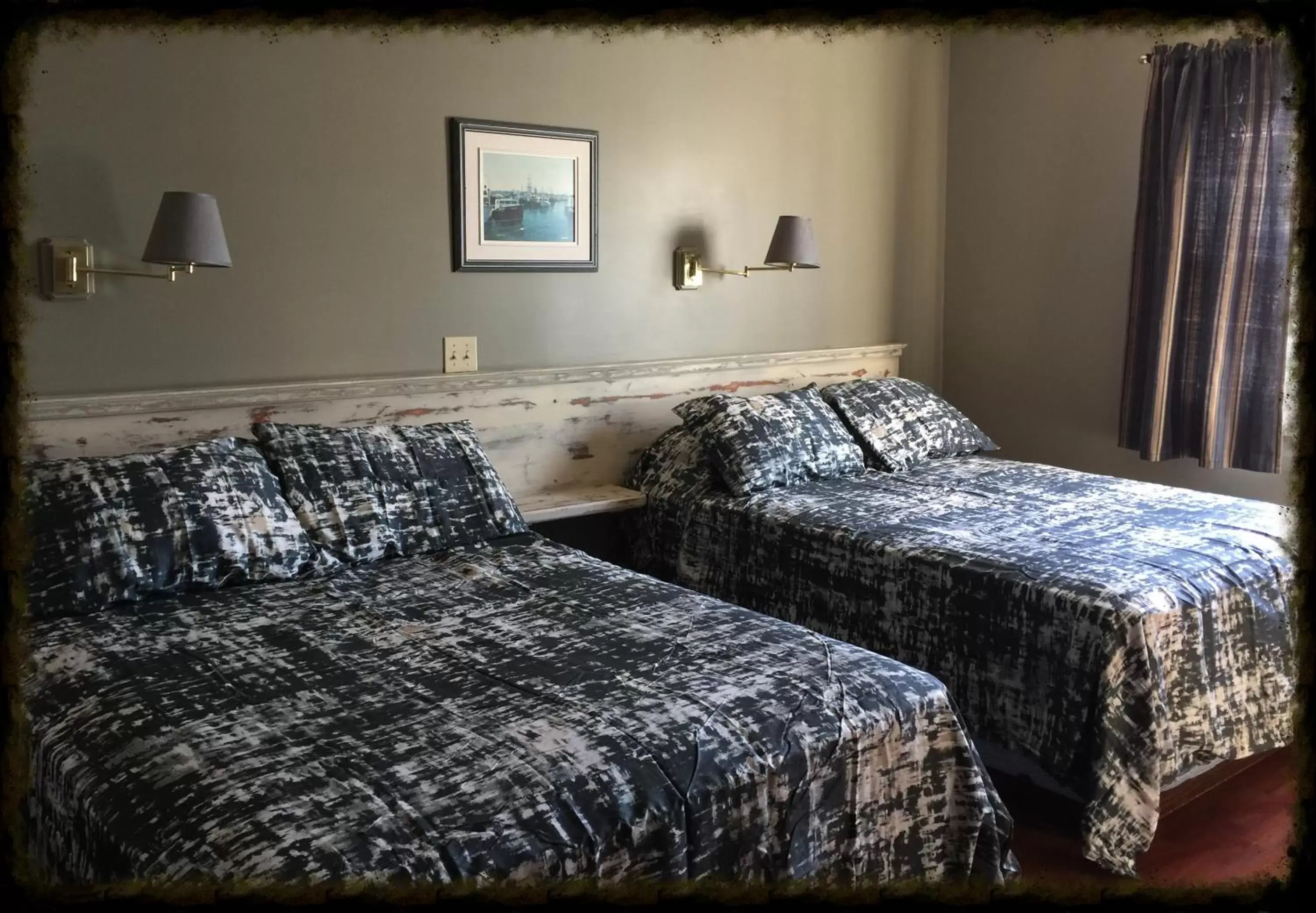 Bed in Shoreline Suites