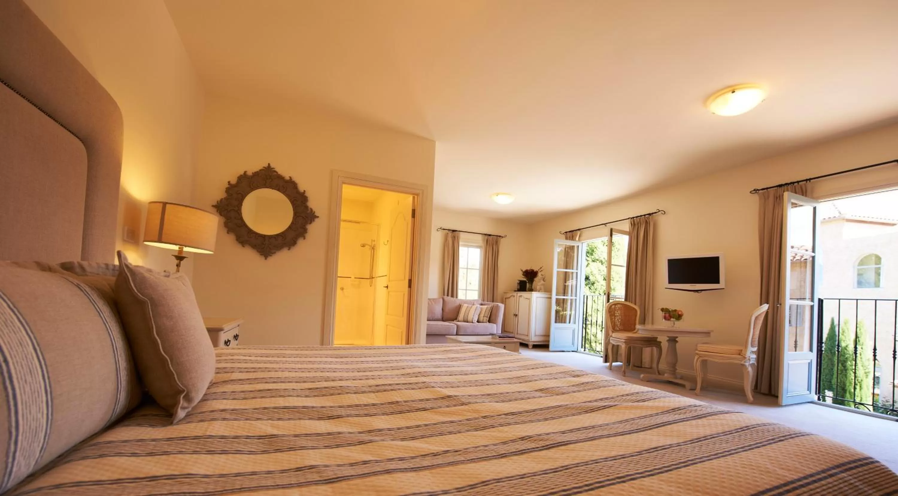 Bedroom, Bed in Villa Howden