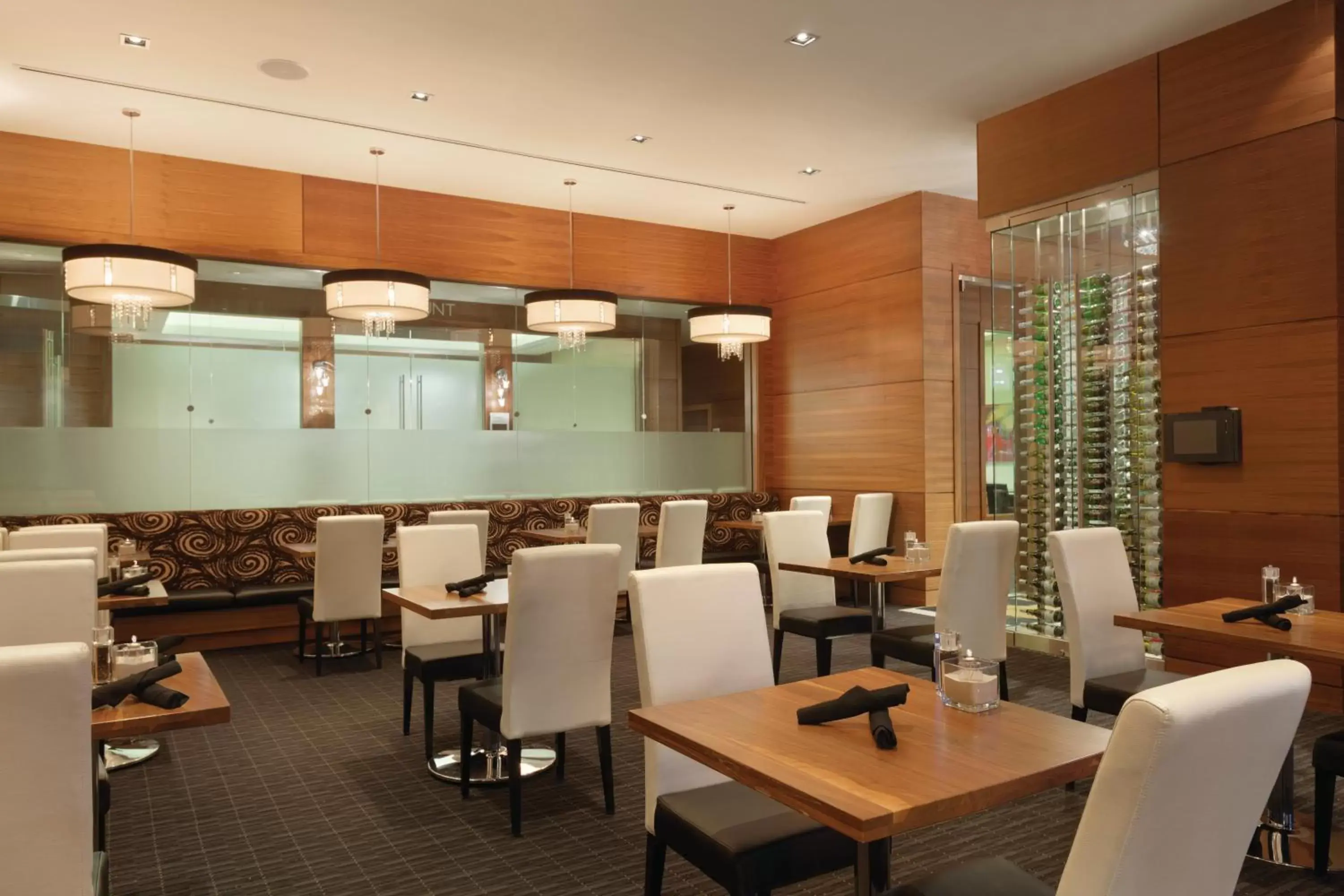 Restaurant/Places to Eat in Radisson Hotel & Conference Center Calgary Airport East