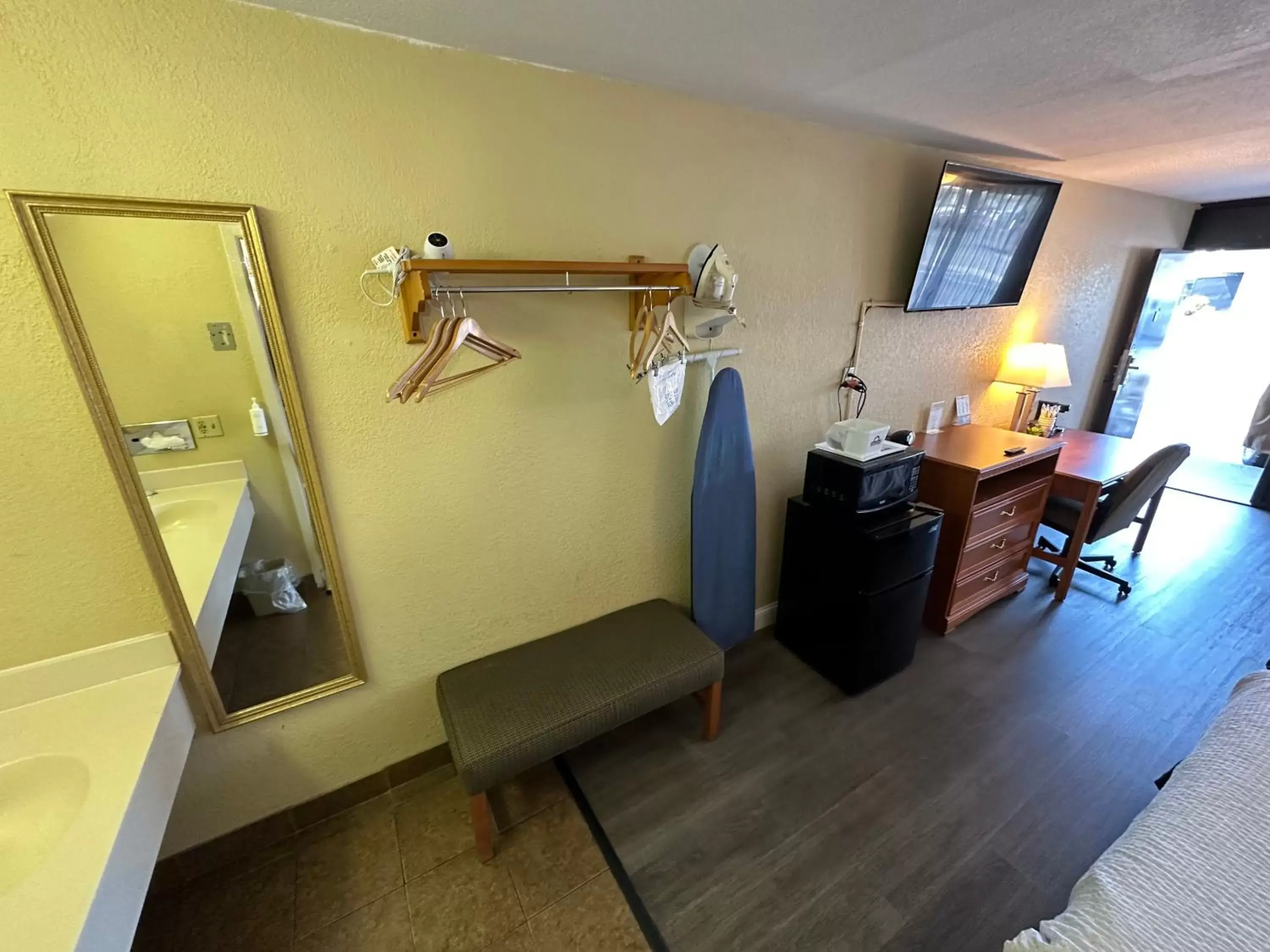 wardrobe in Days Inn & Suites by Wyndham Pigeon Forge