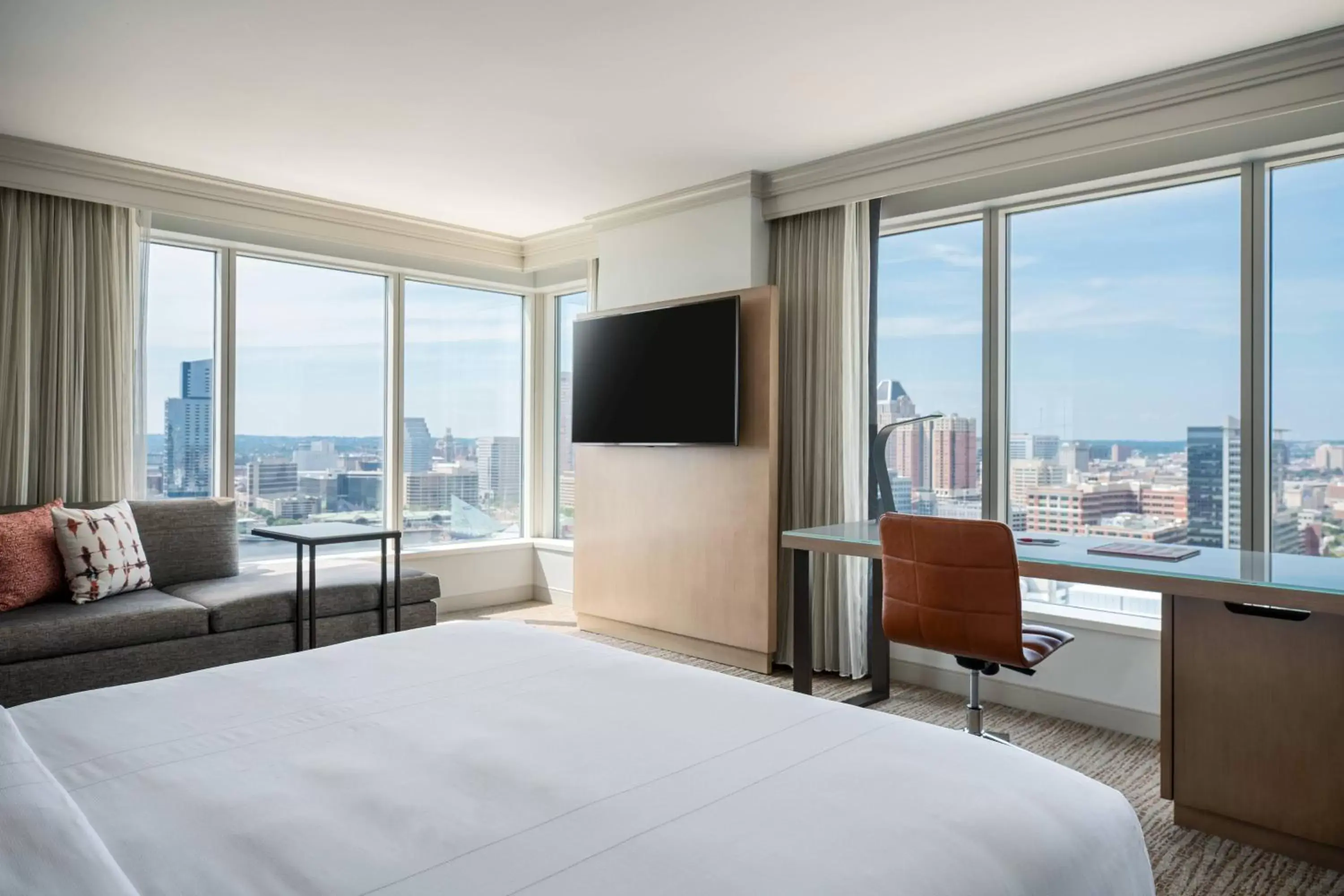 Photo of the whole room, View in Baltimore Marriott Waterfront