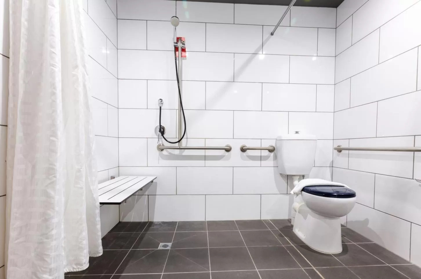 Bathroom in Essence Hotel Carlton