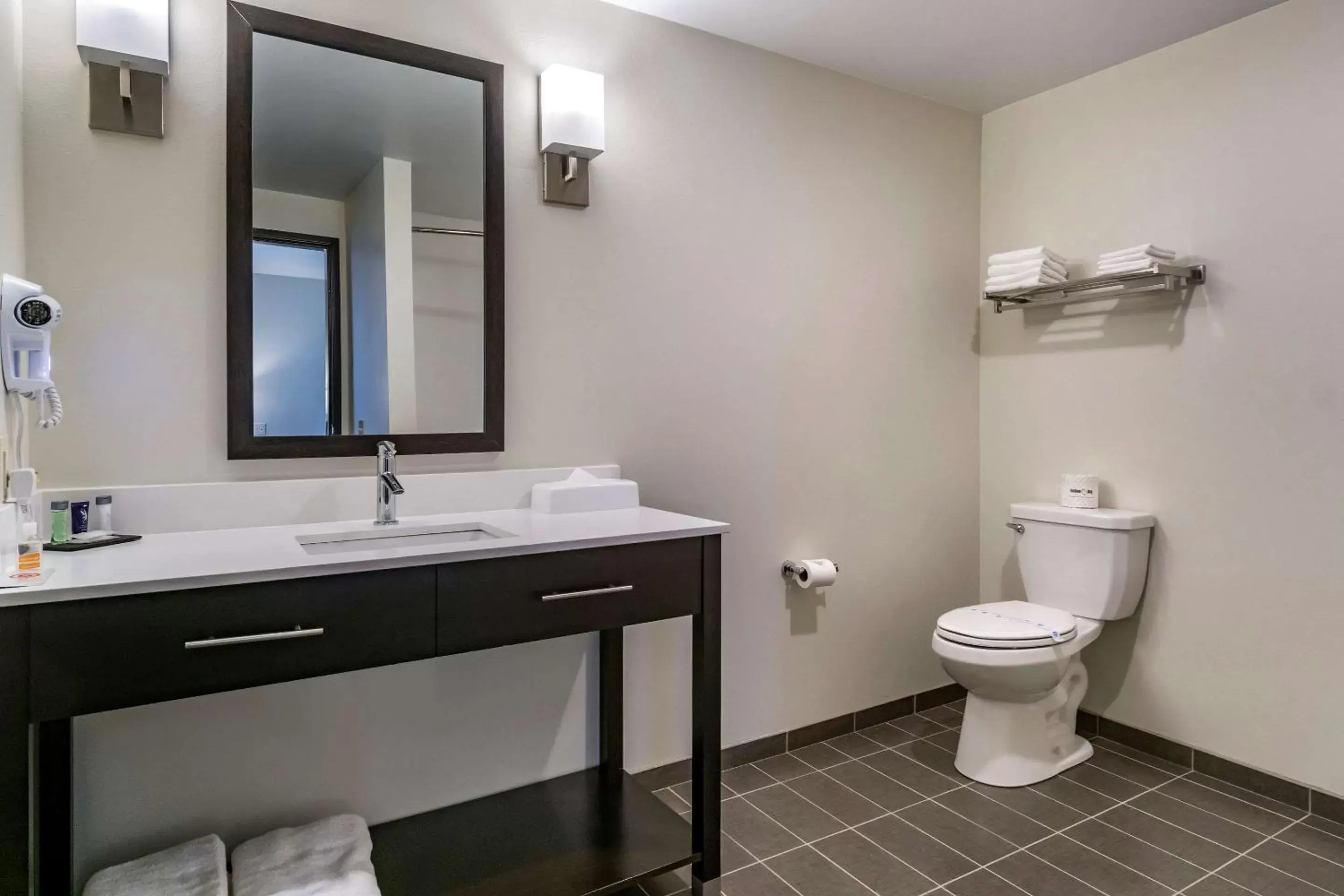 Photo of the whole room, Bathroom in Sleep Inn & Suites Wenatchee-Leavenworth