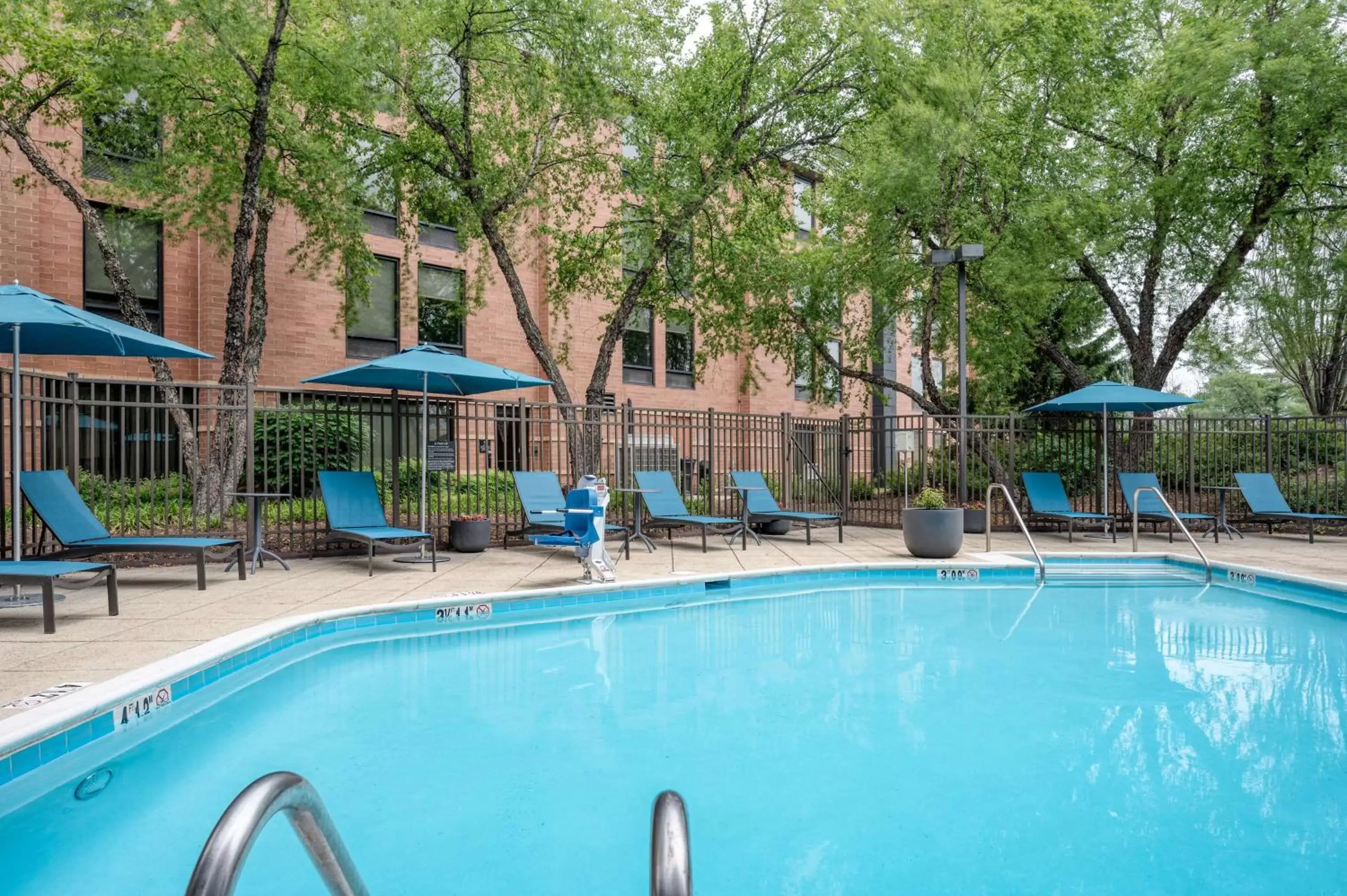 Pool view, Swimming Pool in Hampton Inn Baltimore/White Marsh