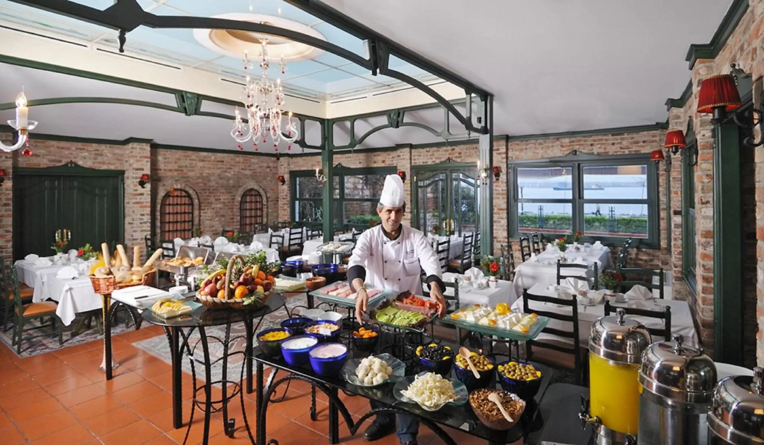 Restaurant/places to eat in Radisson Hotel Istanbul Sultanahmet Restaurant/places to eat in Radisson Hotel Istanbul Sultanahmet