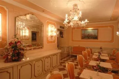 Restaurant/places to eat in Hotel Canaletto