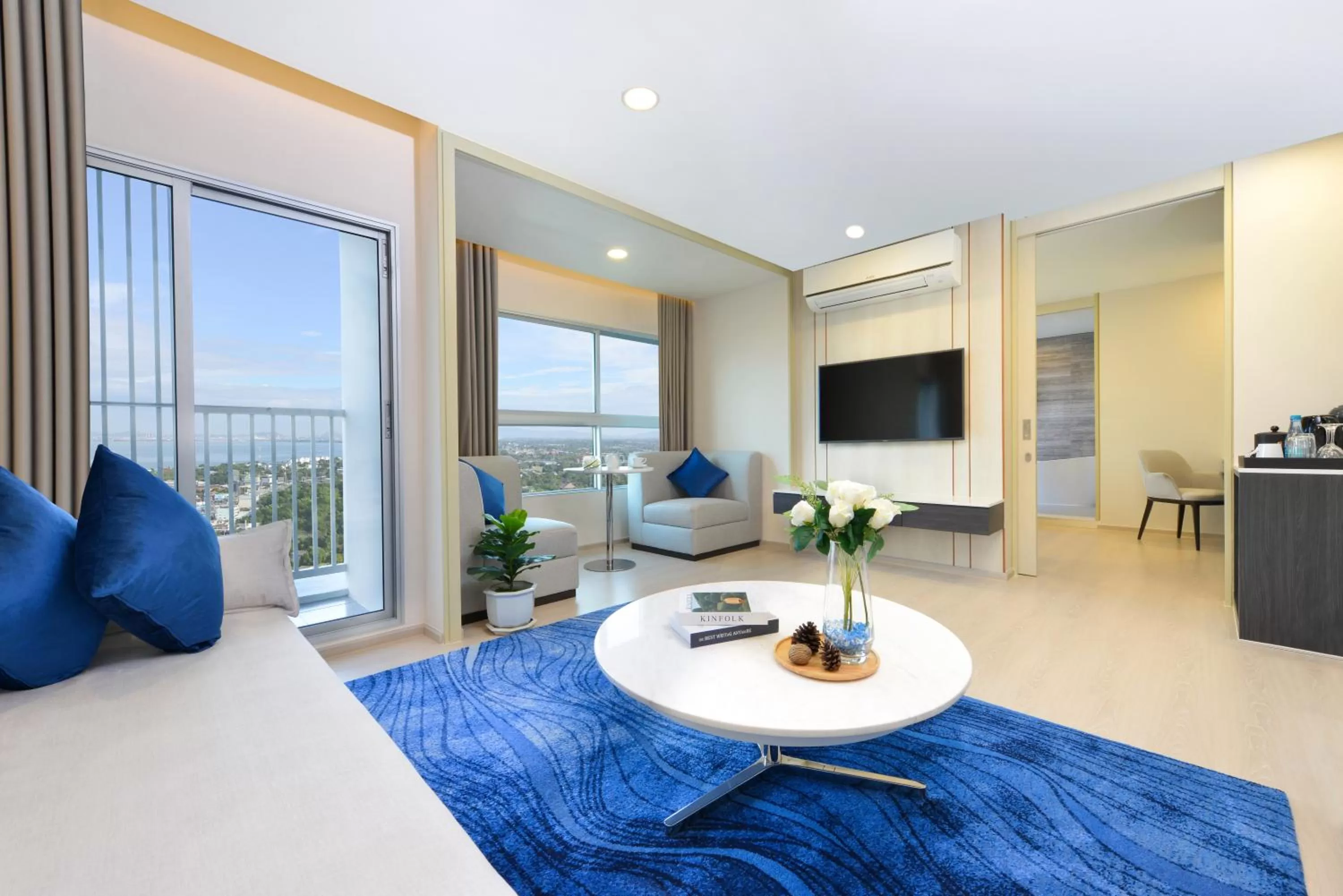 Living room in Centre Point Prime Hotel Pattaya