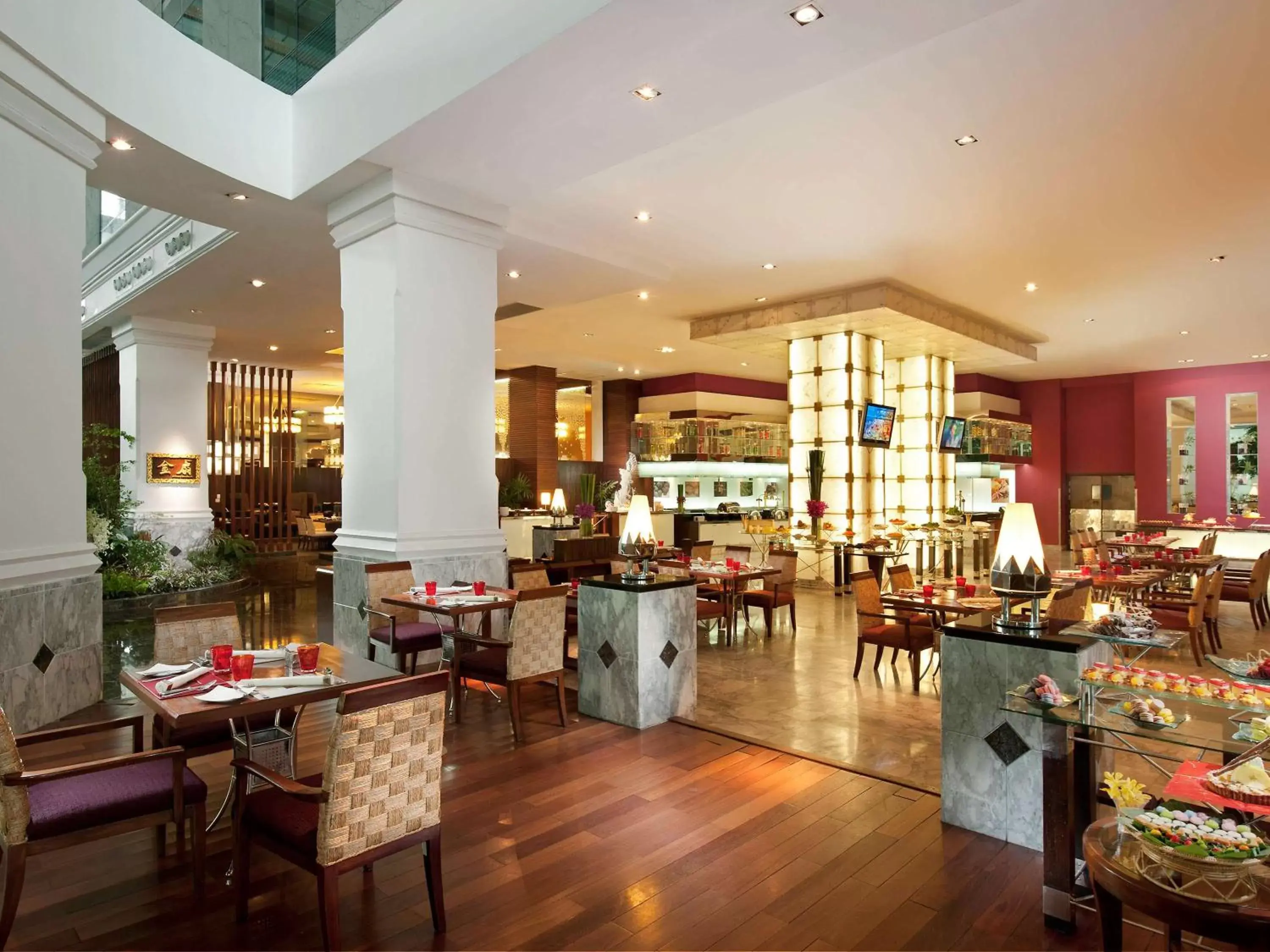Restaurant/Places to Eat in Novotel Bangkok Suvarnabhumi Airport