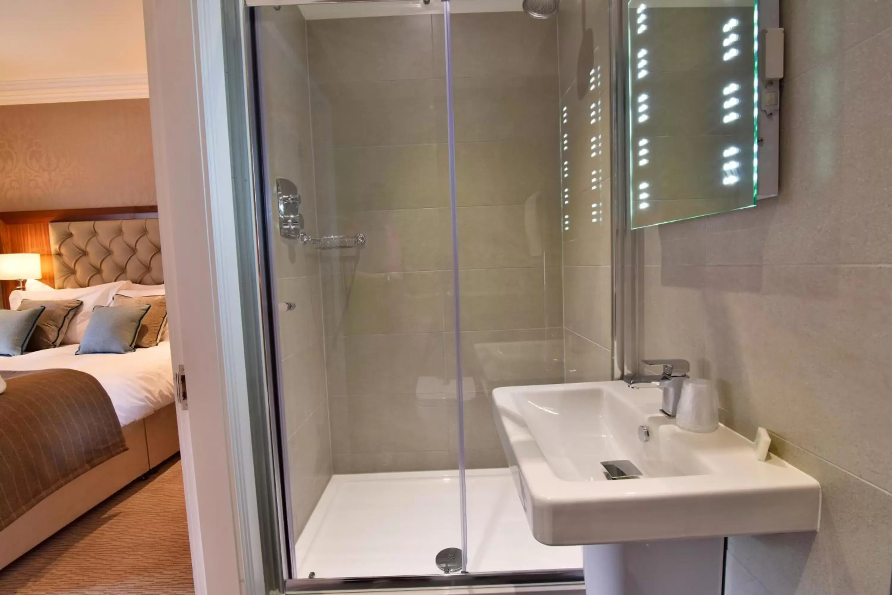 Small Double Room in The Townhouse Aberfeldy - Rooms & Breakfast Small Double Room in The Townhouse Aberfeldy - Rooms & Breakfast