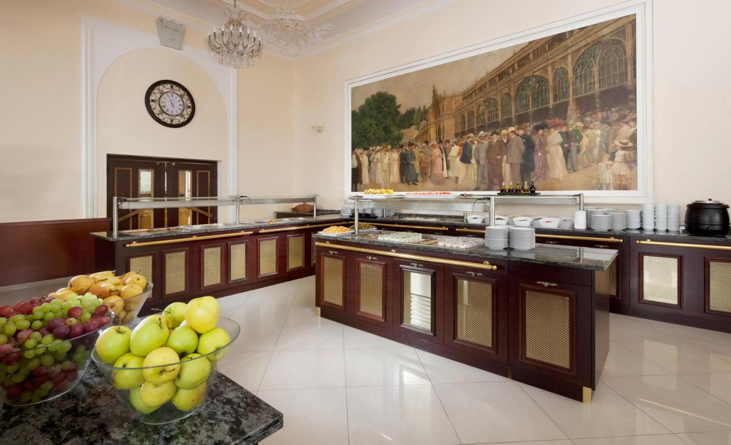 Dinner, Kitchen/Kitchenette in Chateau Monty Spa Resort