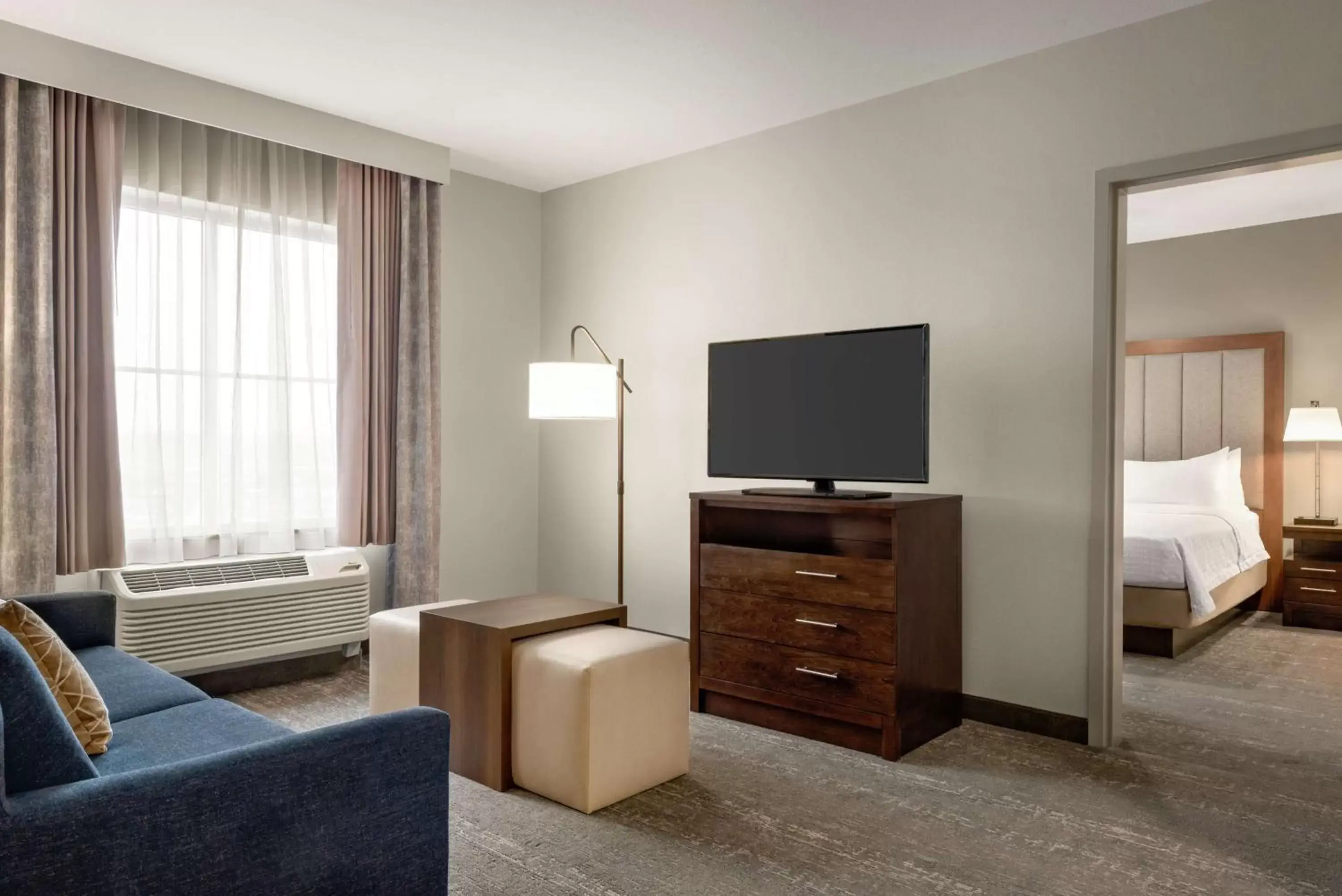 Bedroom, TV/Entertainment Center in Homewood Suites Fort Wayne