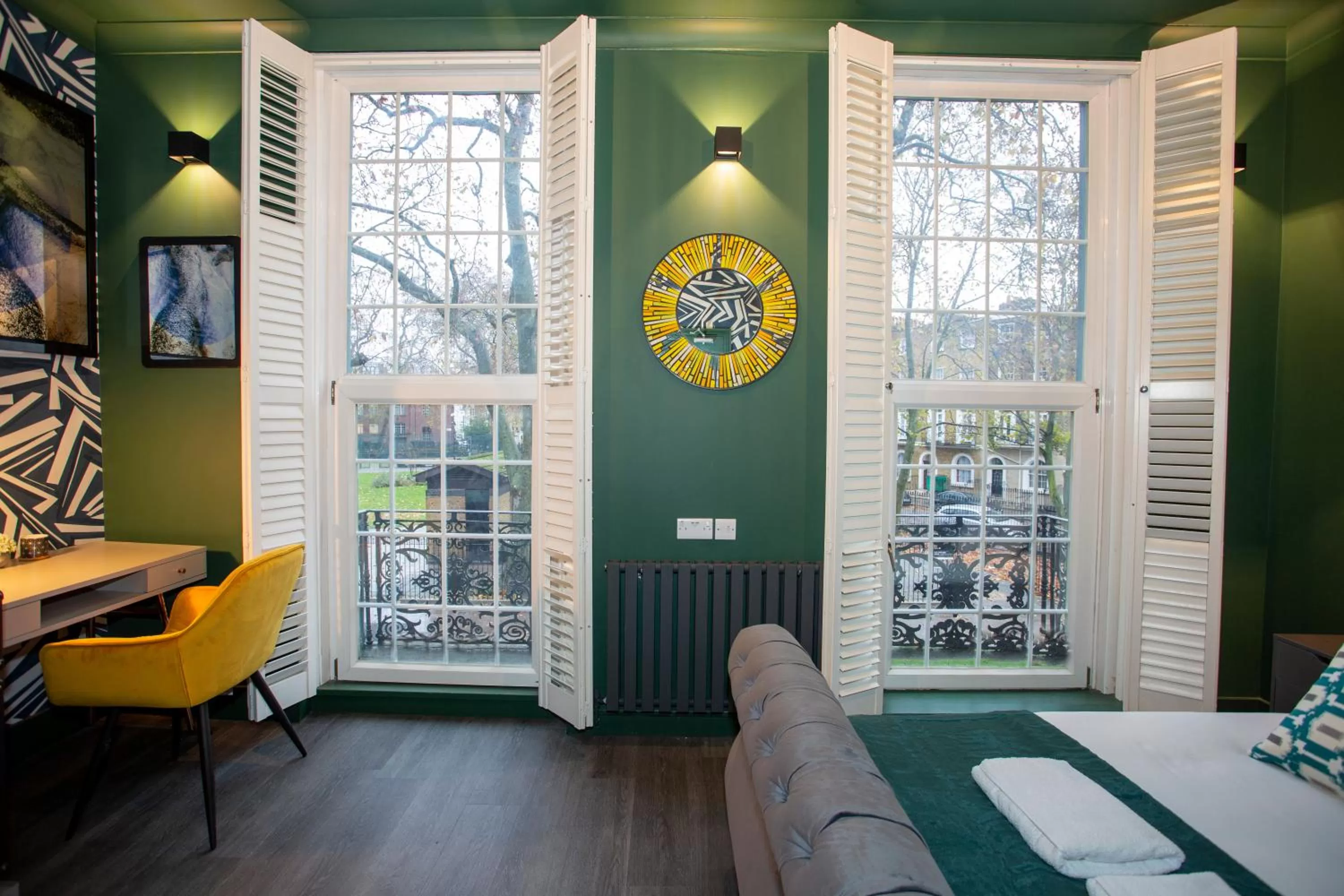 Living room, Bed in The Rokxy Townhouses & Residences - Kings Cross