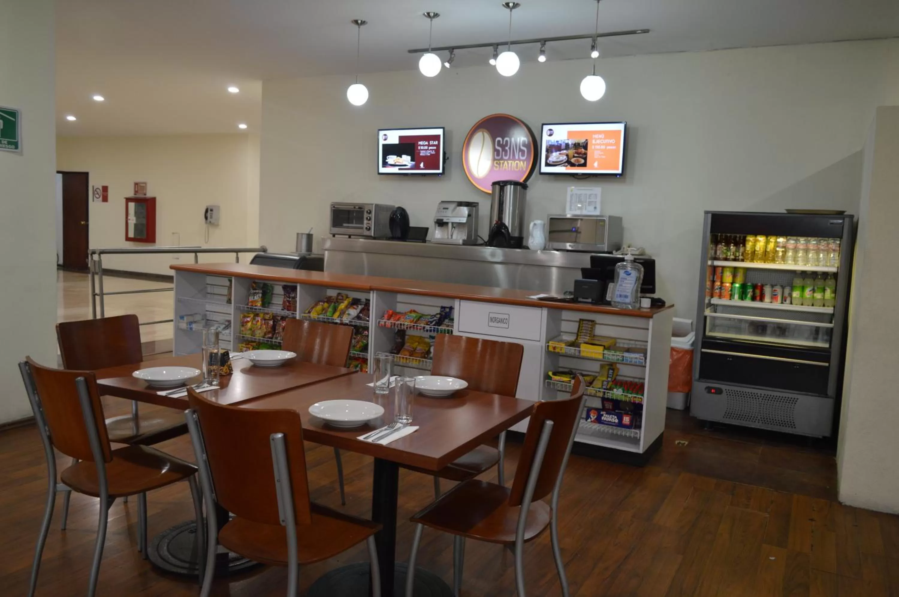 Restaurant/places to eat in Hotel Valle de Mexico Toreo