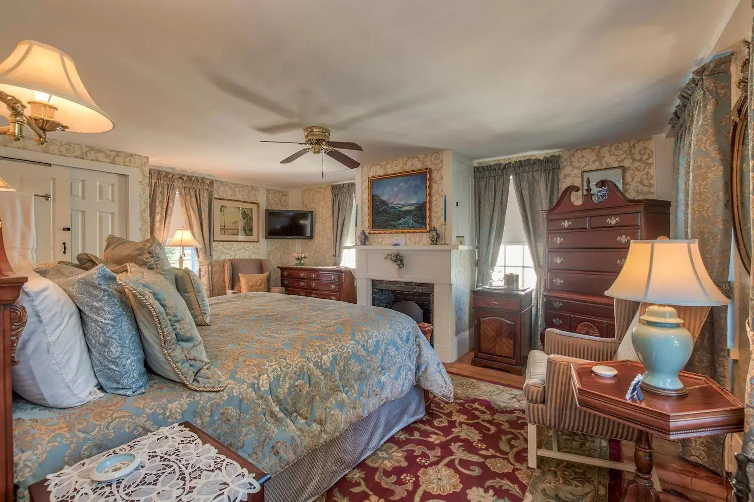 Photo of the whole room in Holiday Guest House Bed & Breakfast