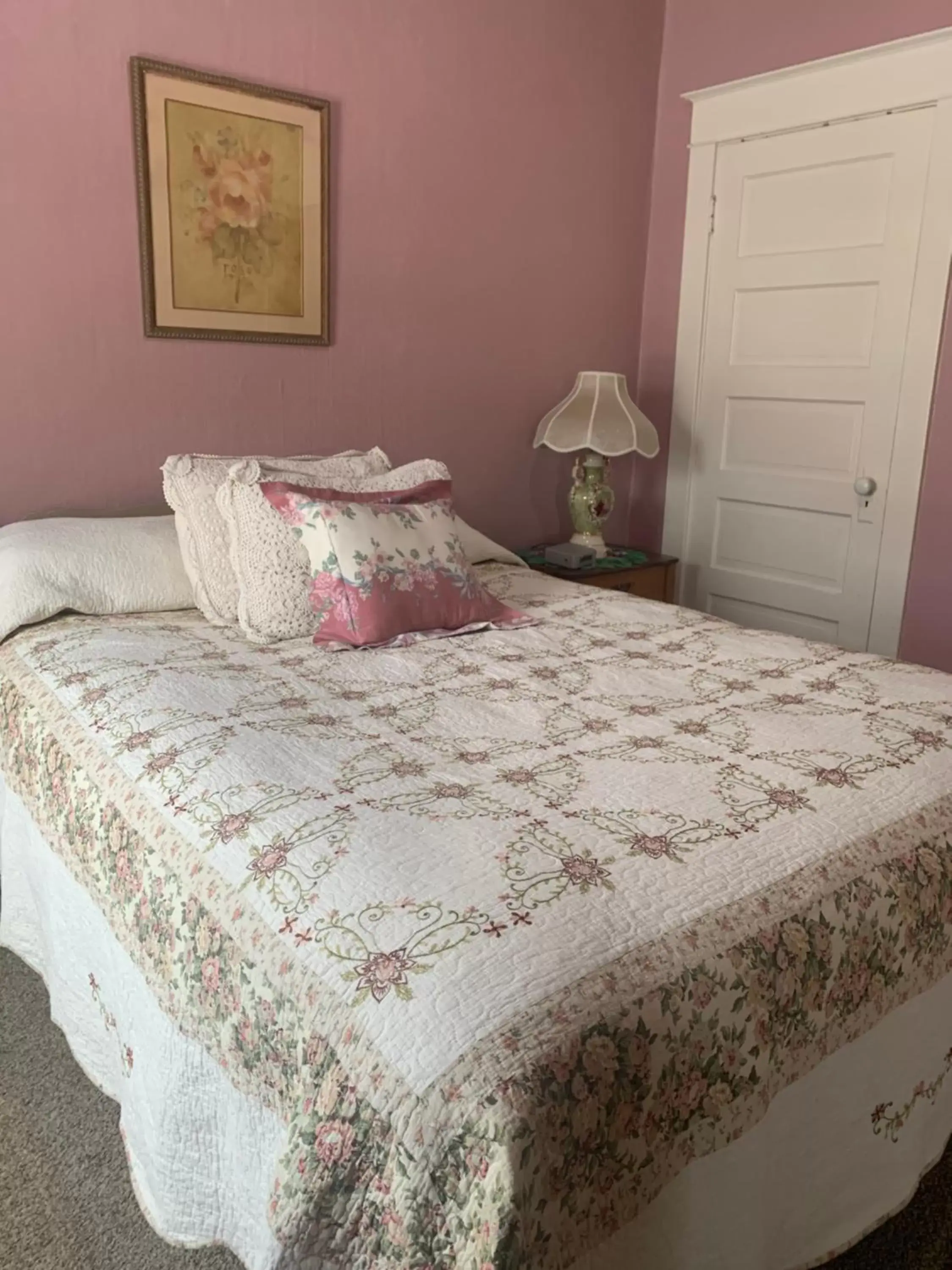 Bedroom, Bed in Historic Hotel Greybull