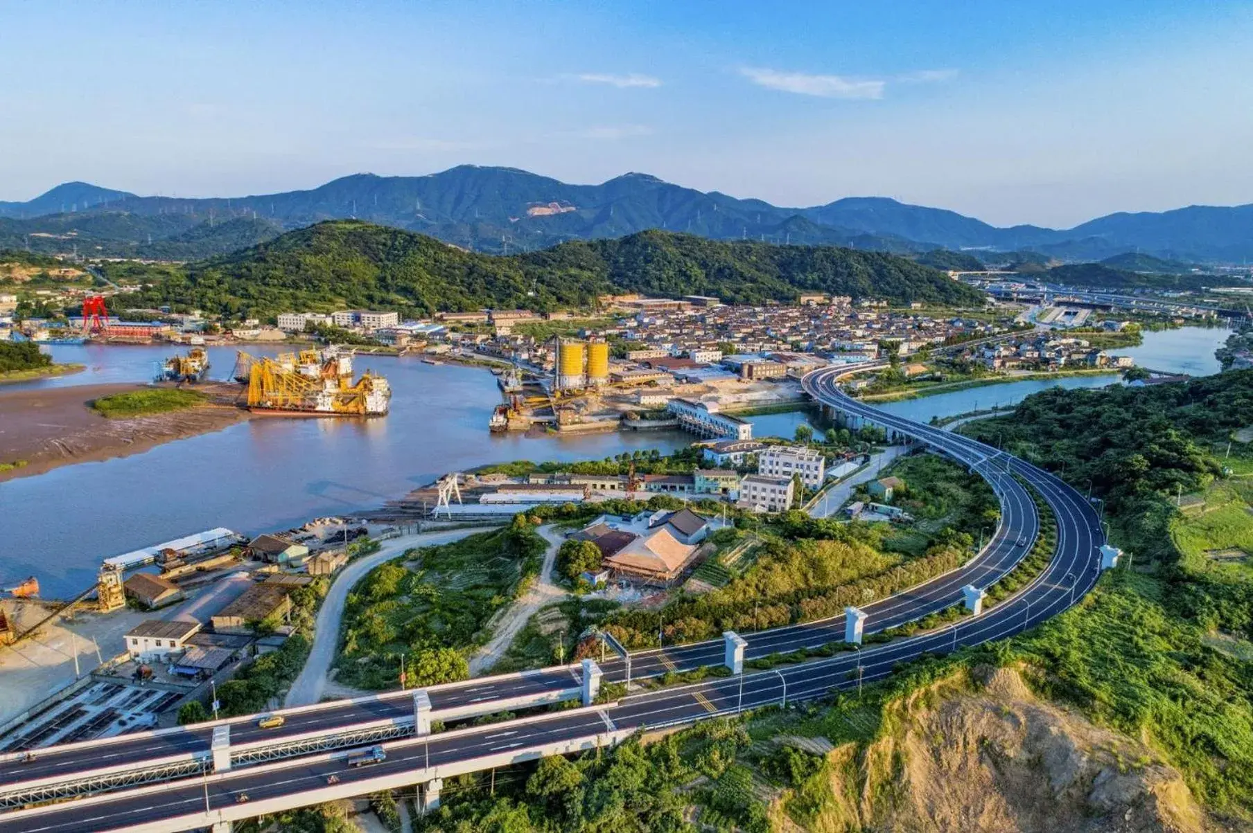 Area and facilities, Bird's-eye View in HUALUXE Ningbo Harbor City, an IHG Hotel