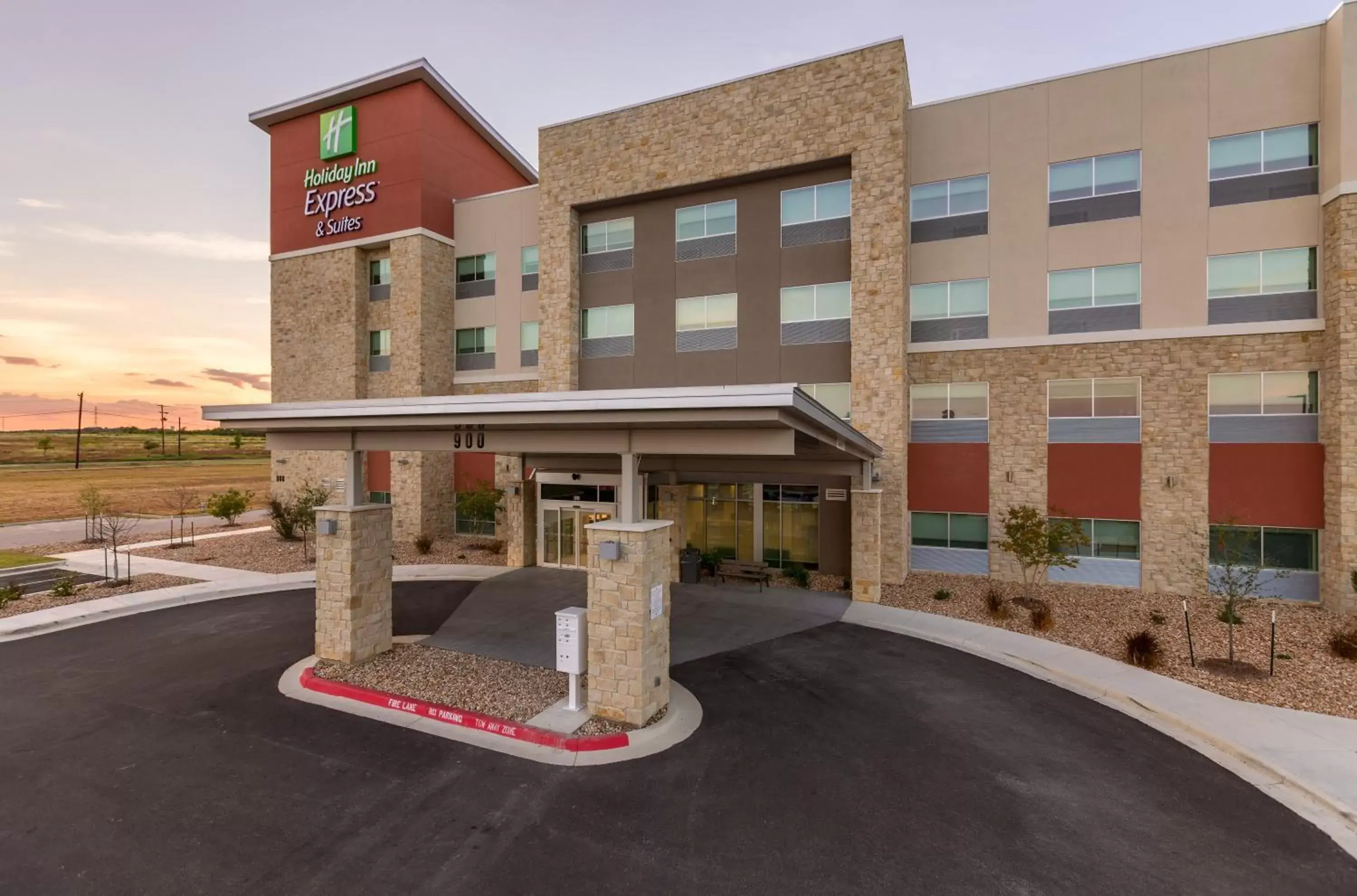 Property building in Holiday Inn Express & Suites - San Marcos South by IHG Property building in Holiday Inn Express & Suites - San Marcos South by IHG
