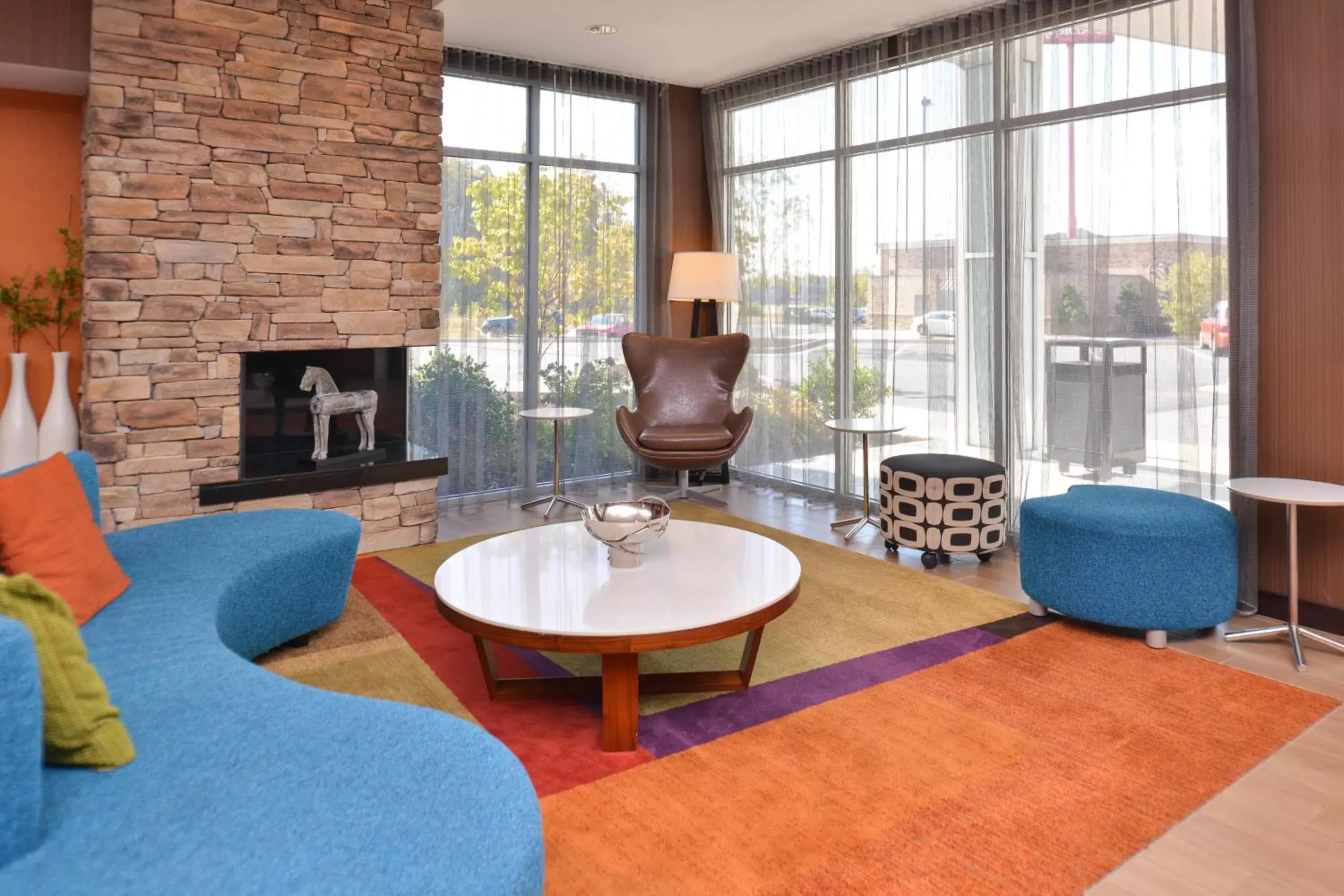 Lobby or reception, Seating Area in Fairfield Inn and Suites by Marriott Calhoun