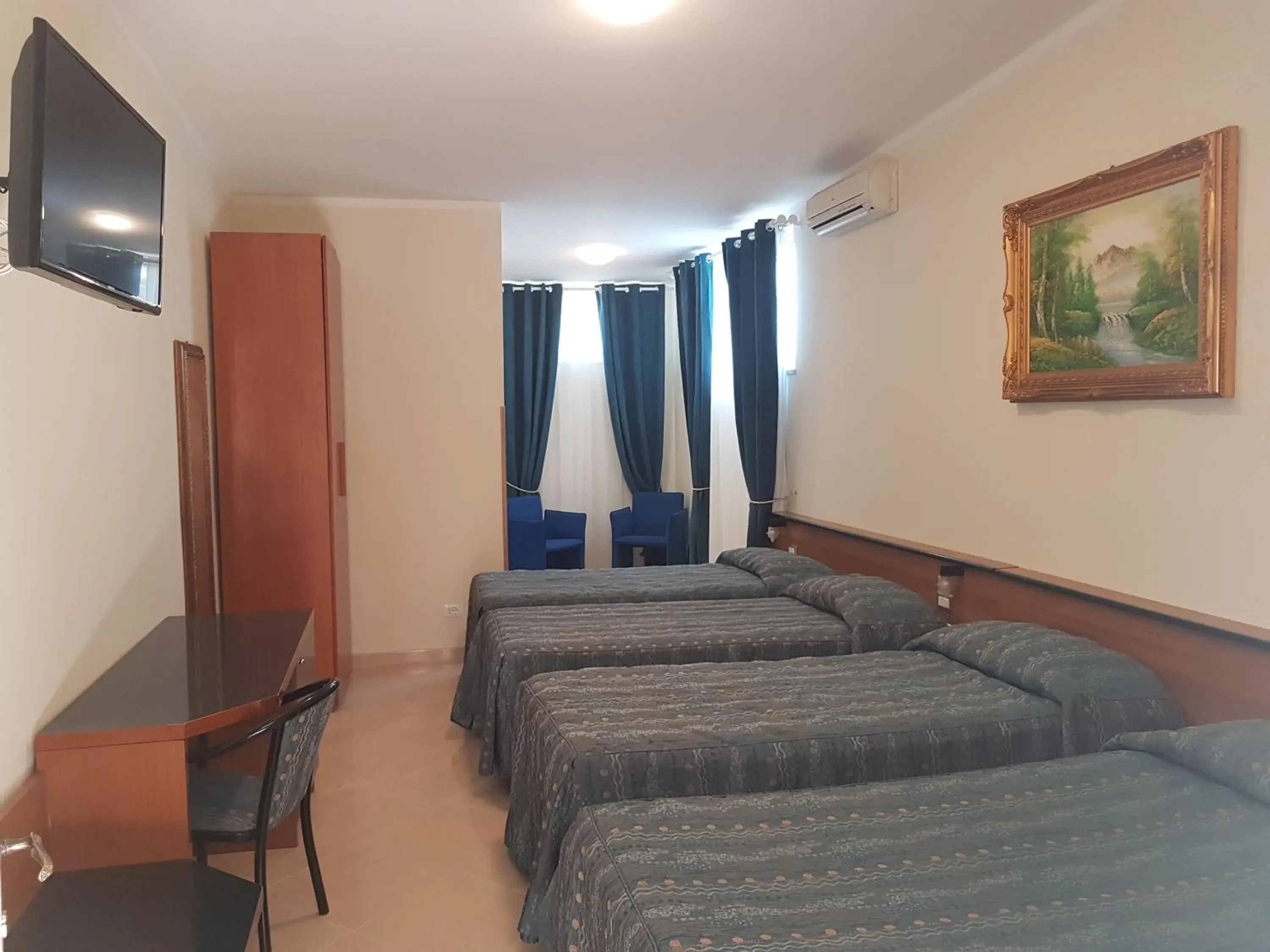 Quadruple Room - Separate Building in Hotel Chopin Quadruple Room - Separate Building in Hotel Chopin