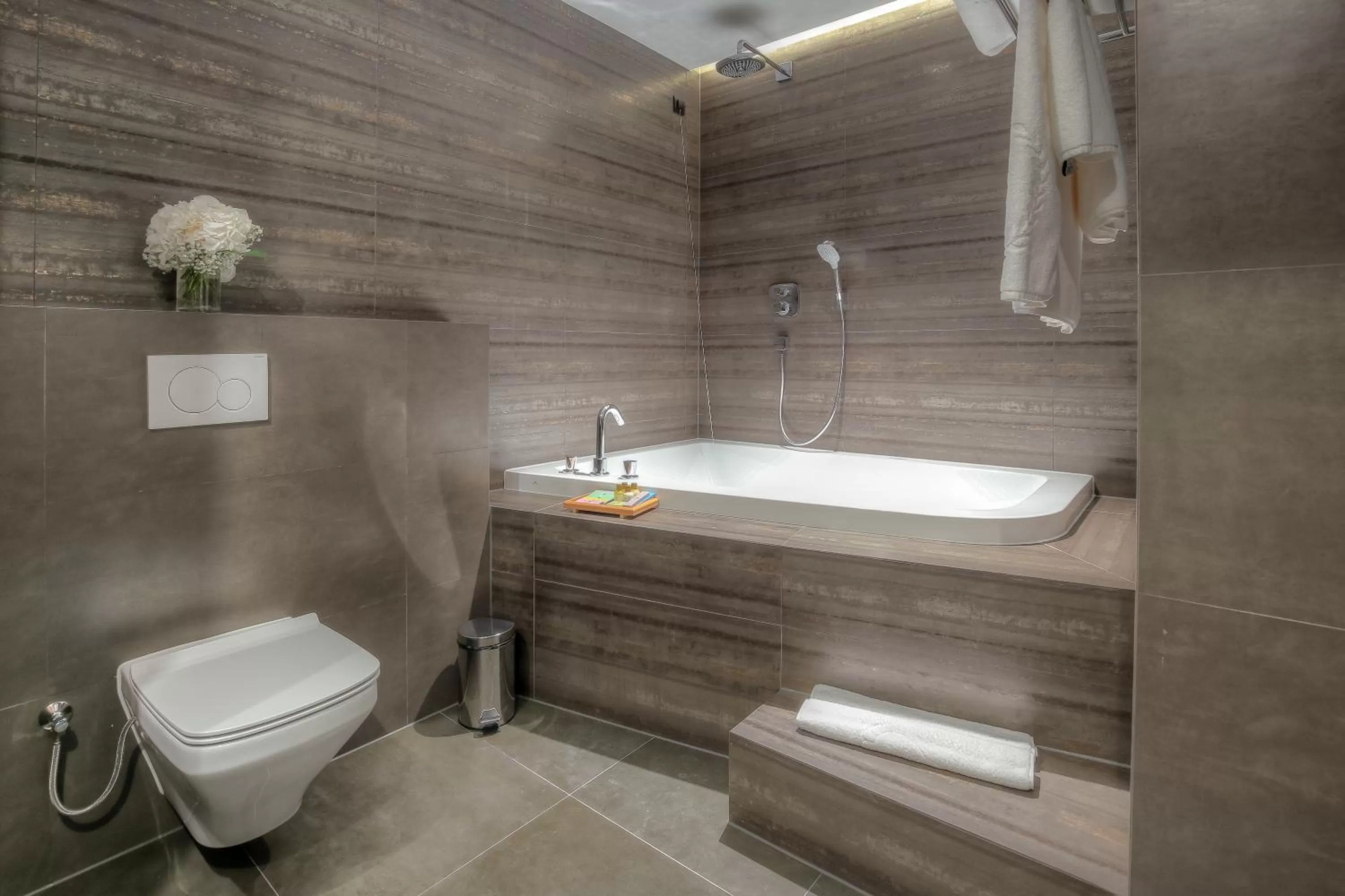 Bathroom in Emerald Hotel