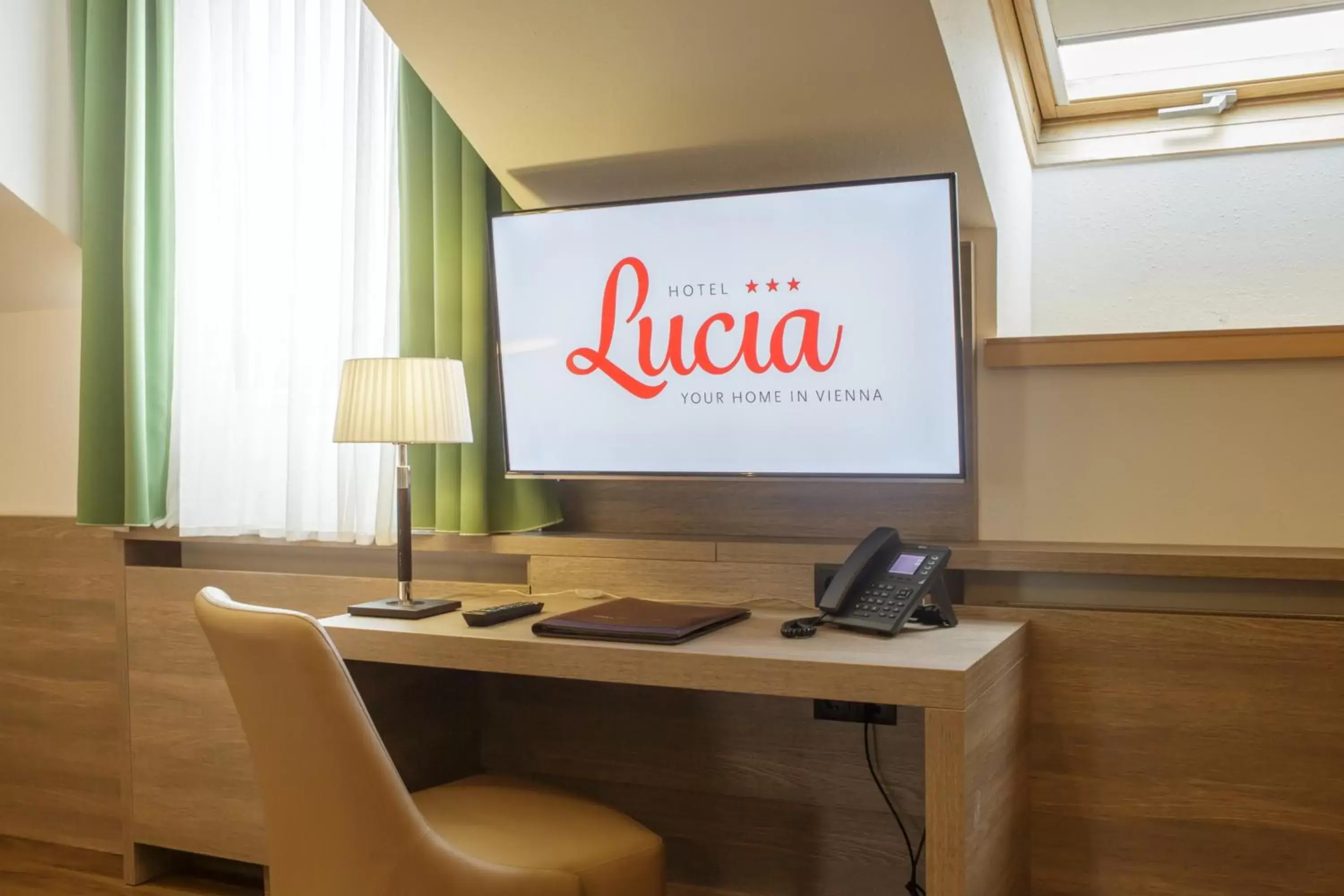 TV and multimedia in Hotel Lucia
