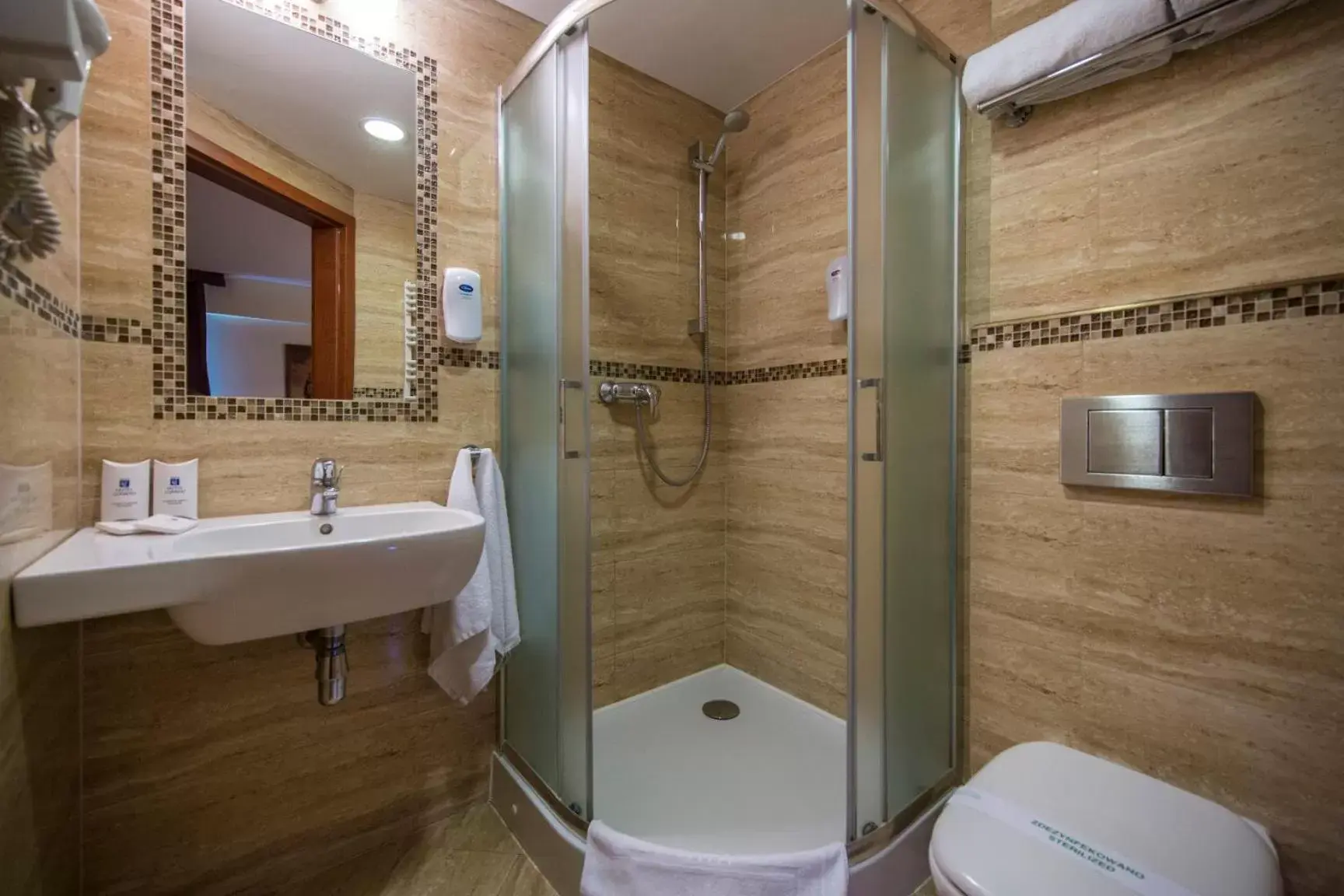 Shower, Bathroom in Hotel Great Polonia Conrad Kraków