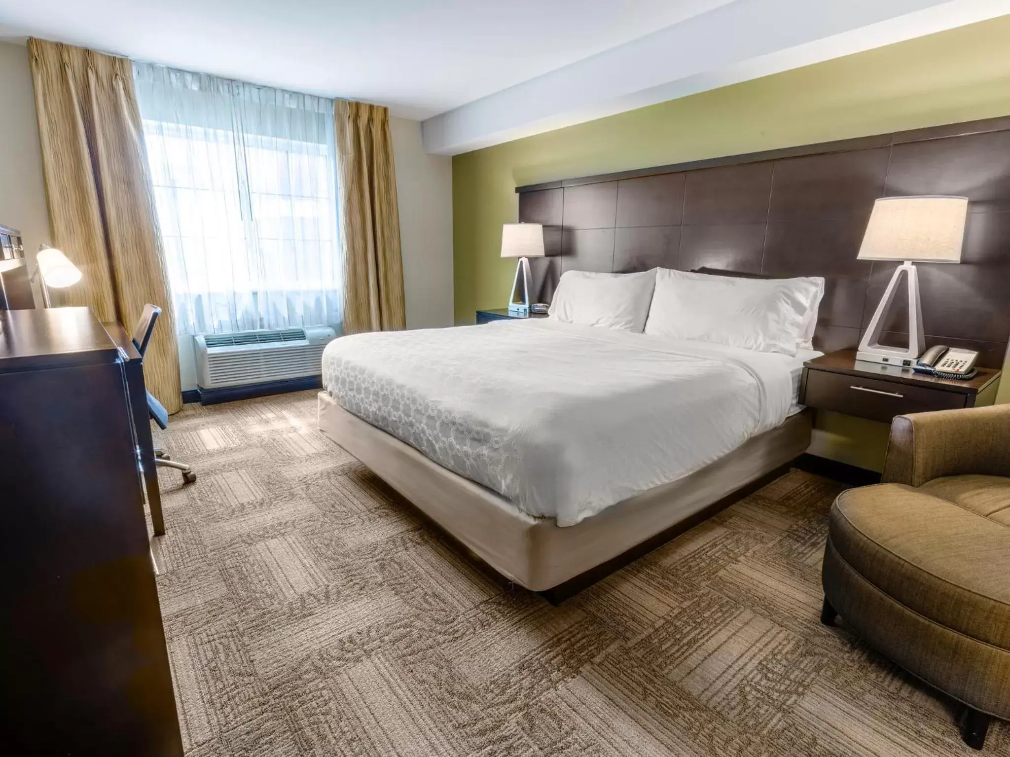 Photo of the whole room, Bed in Staybridge Suites West Edmonton, an IHG Hotel