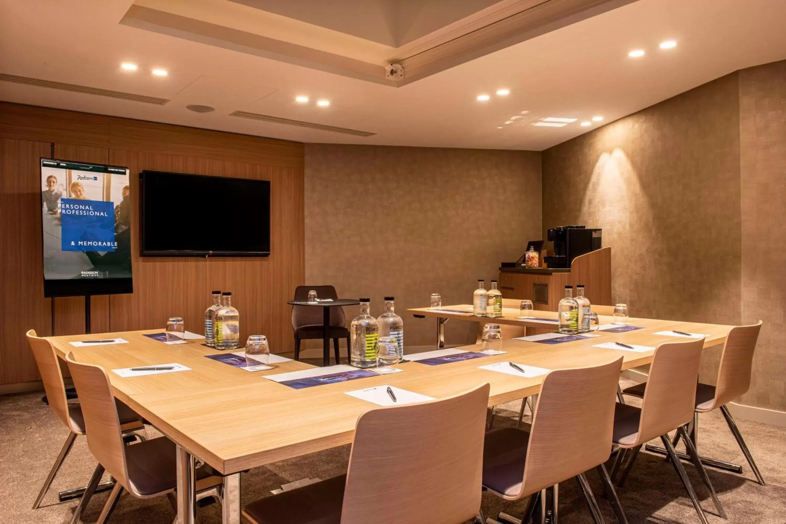 Meeting/conference room in Radisson Blu Hotel, Rouen Centre