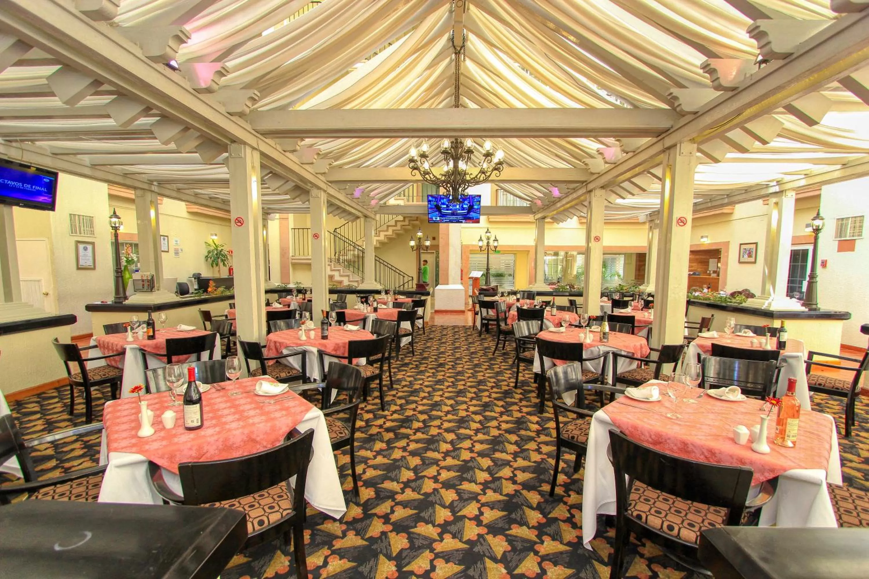 Restaurant/places to eat in Holiday Inn Leon by IHG