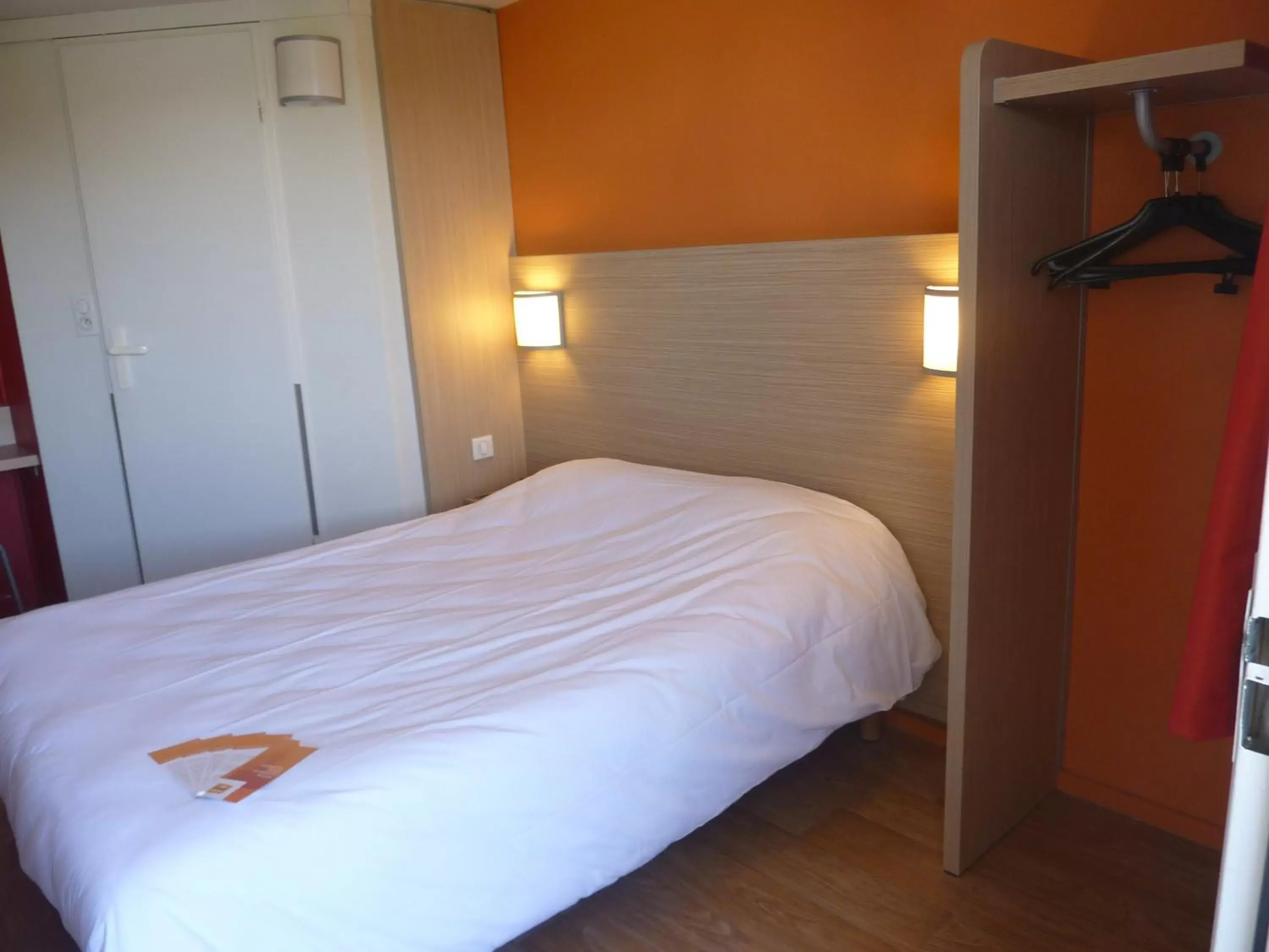 Photo of the whole room, Bed in Premiere Classe Strasbourg Ouest