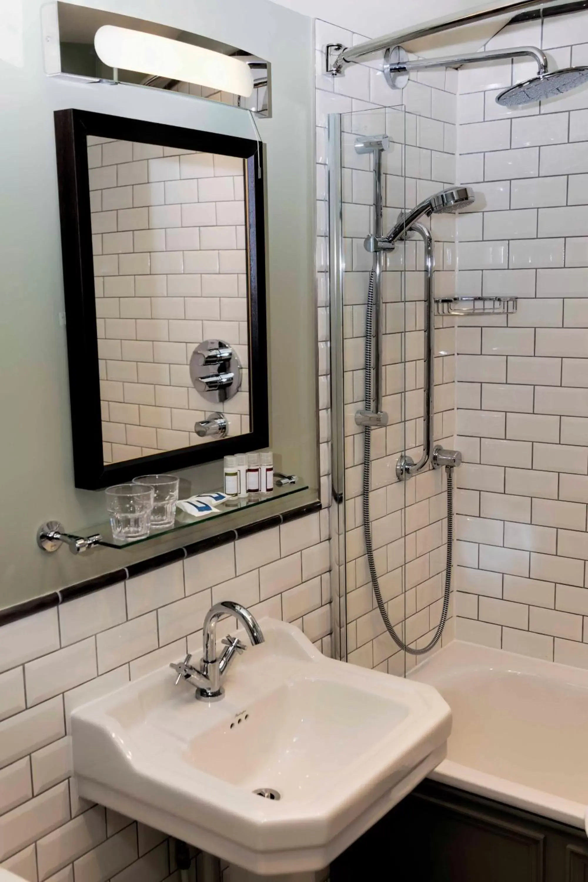 Bathroom in Pen and Parchment by Greene King Inns