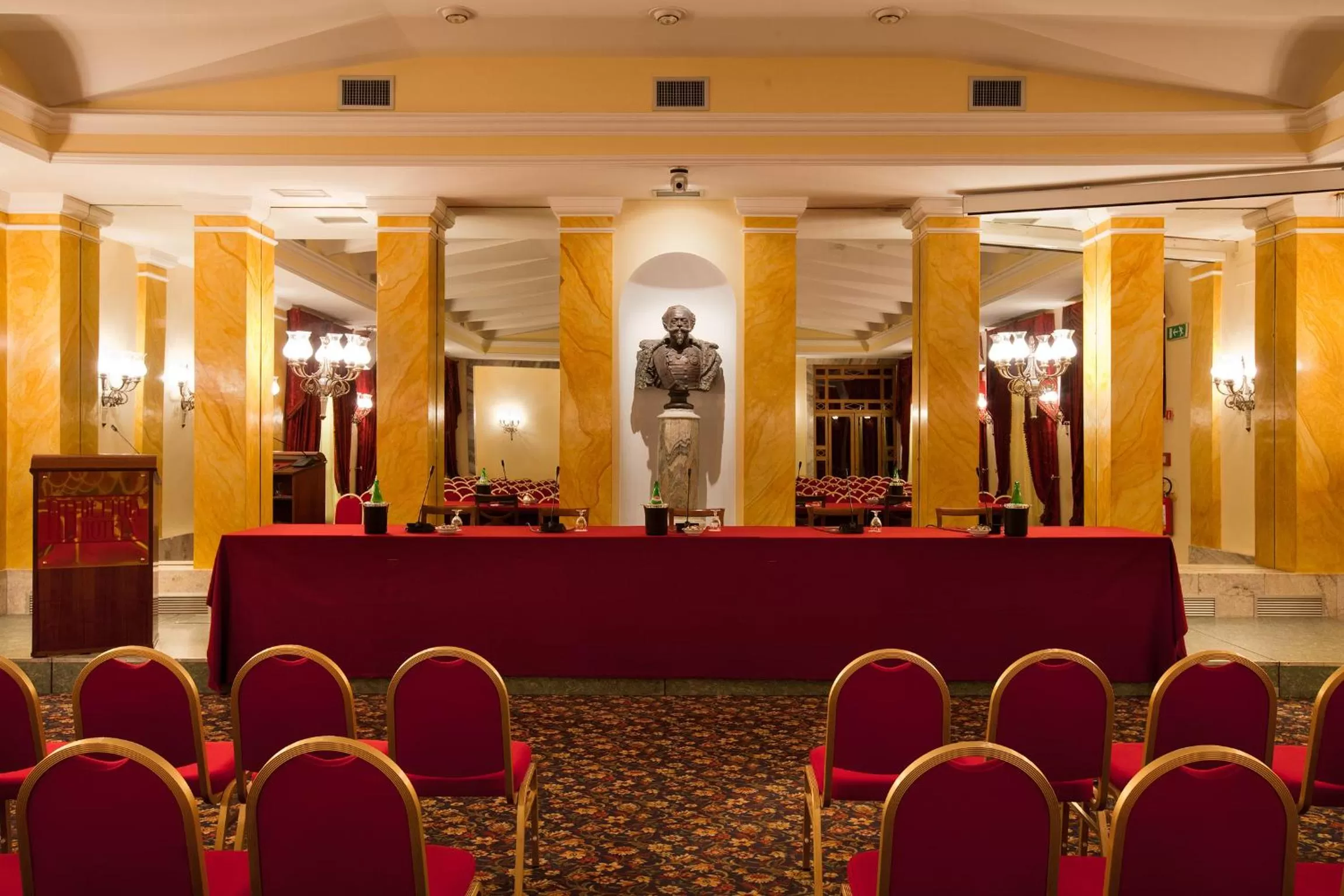 Business facilities in Bettoja Hotel Massimo d'Azeglio