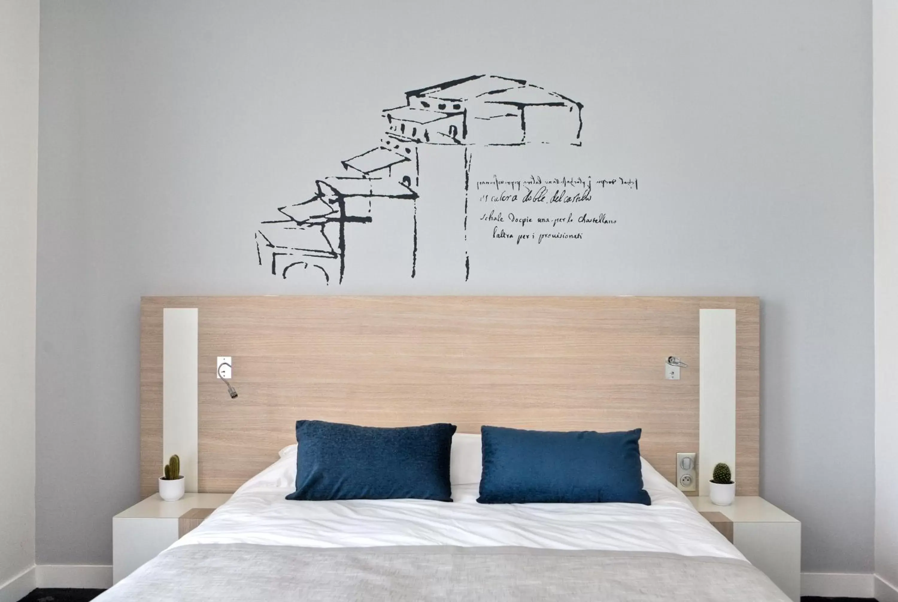 Bed in Best Western Plus Villa Saint Antoine Hotel & Spa