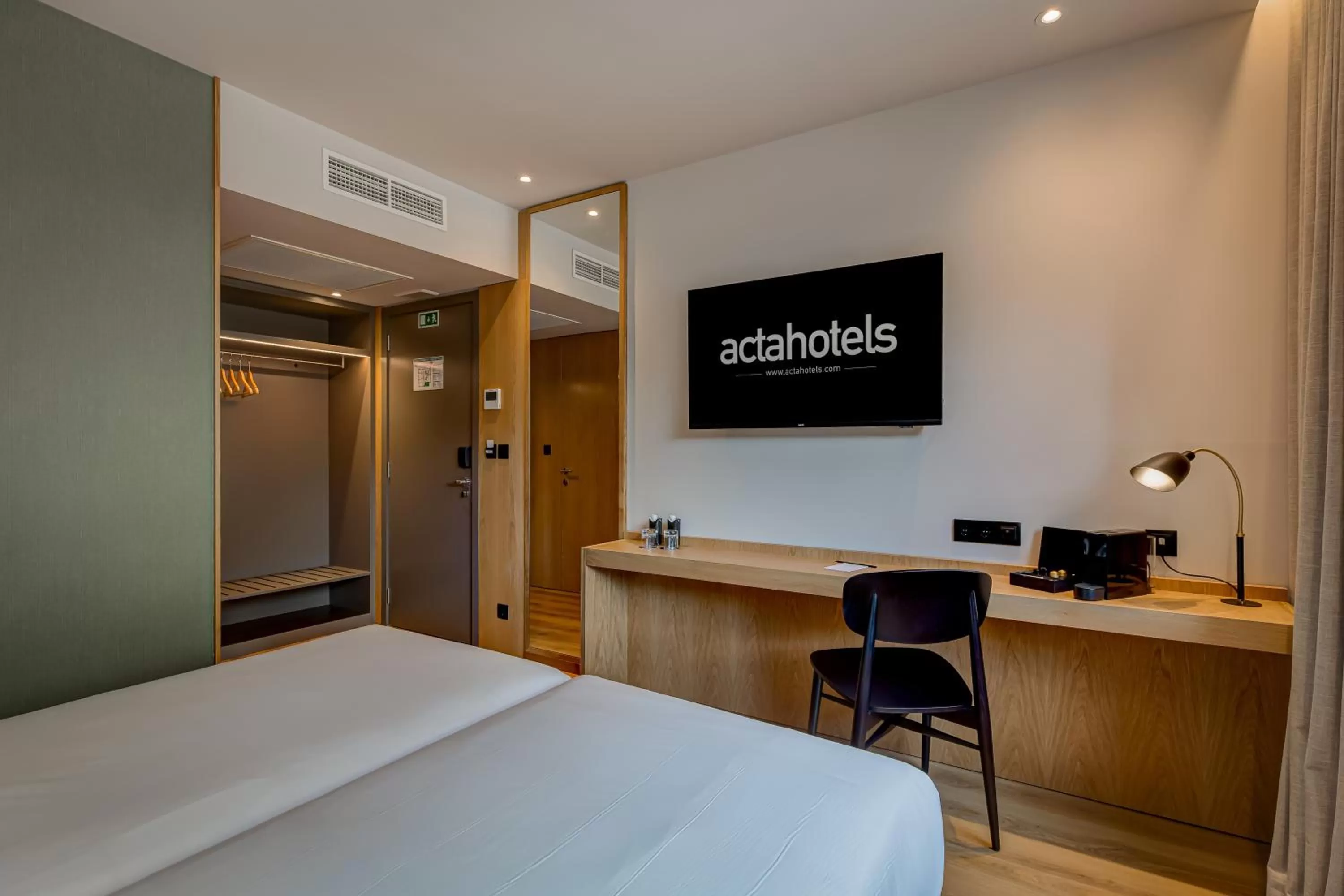 Bedroom, Bed in Acta The Clover