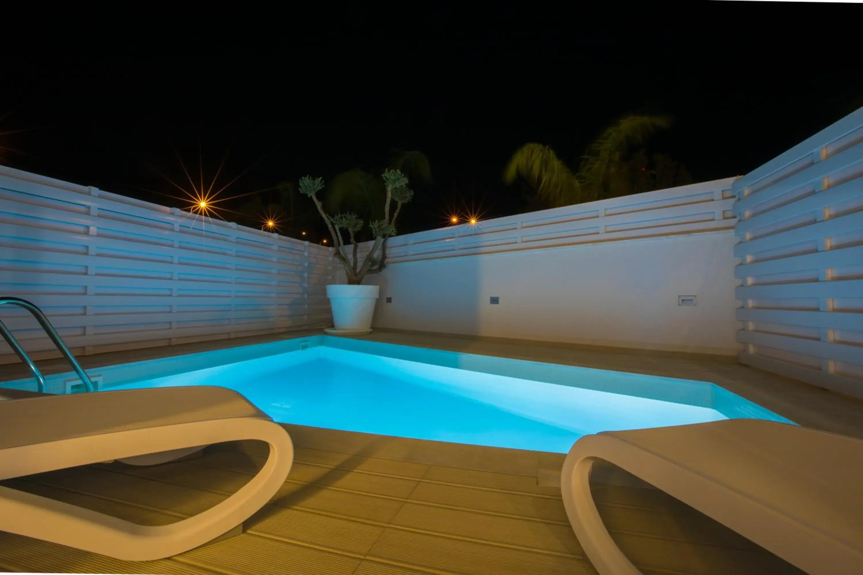 Pool view, Swimming Pool in Hotel Napa Suites (Adults Only)